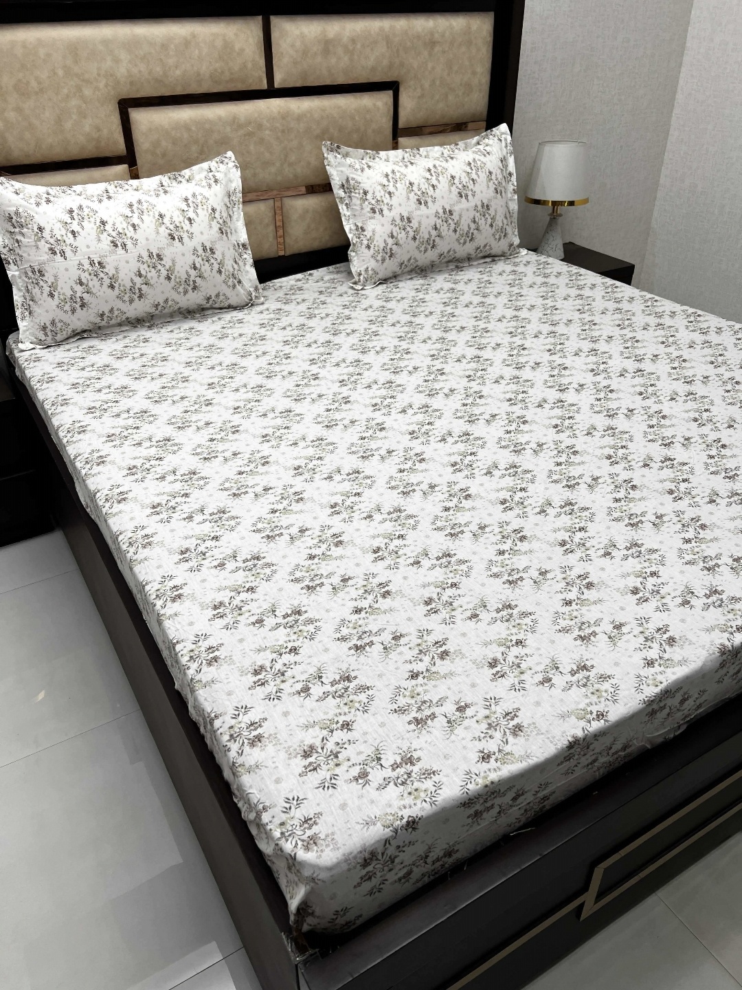 

Pure Decor Cotton King Size Fitted Double Bed Bedsheet With 2 Pillow Covers 6 X 6.3 X 1 ft, White