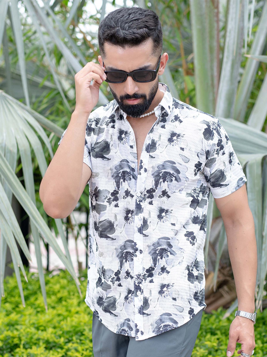 

Tistabene Men Comfort Floral Printed Casual Shirt, White