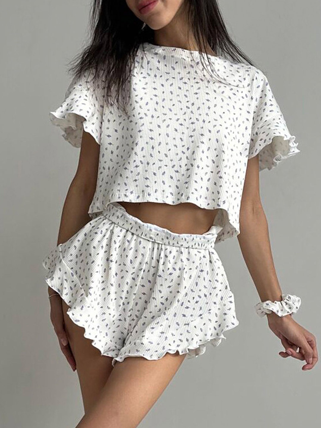 

LULU & SKY Flutter Sleeve Top & Shorts Night Suit, White