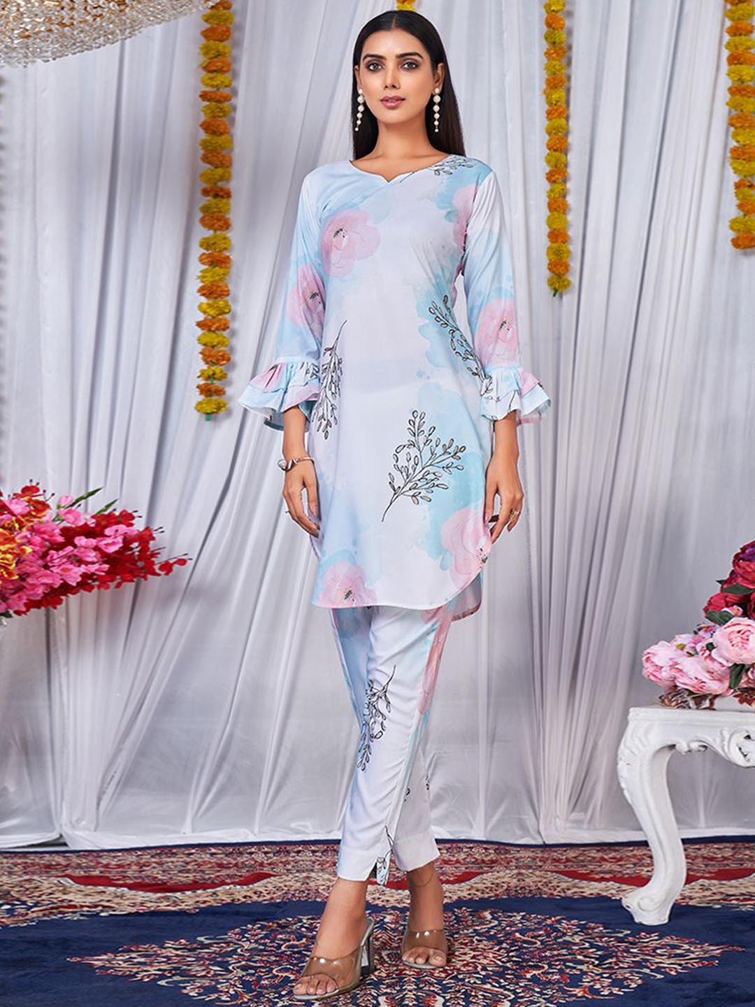 

Classy Couture Floral Printed Regular Kurta with Trousers, Grey