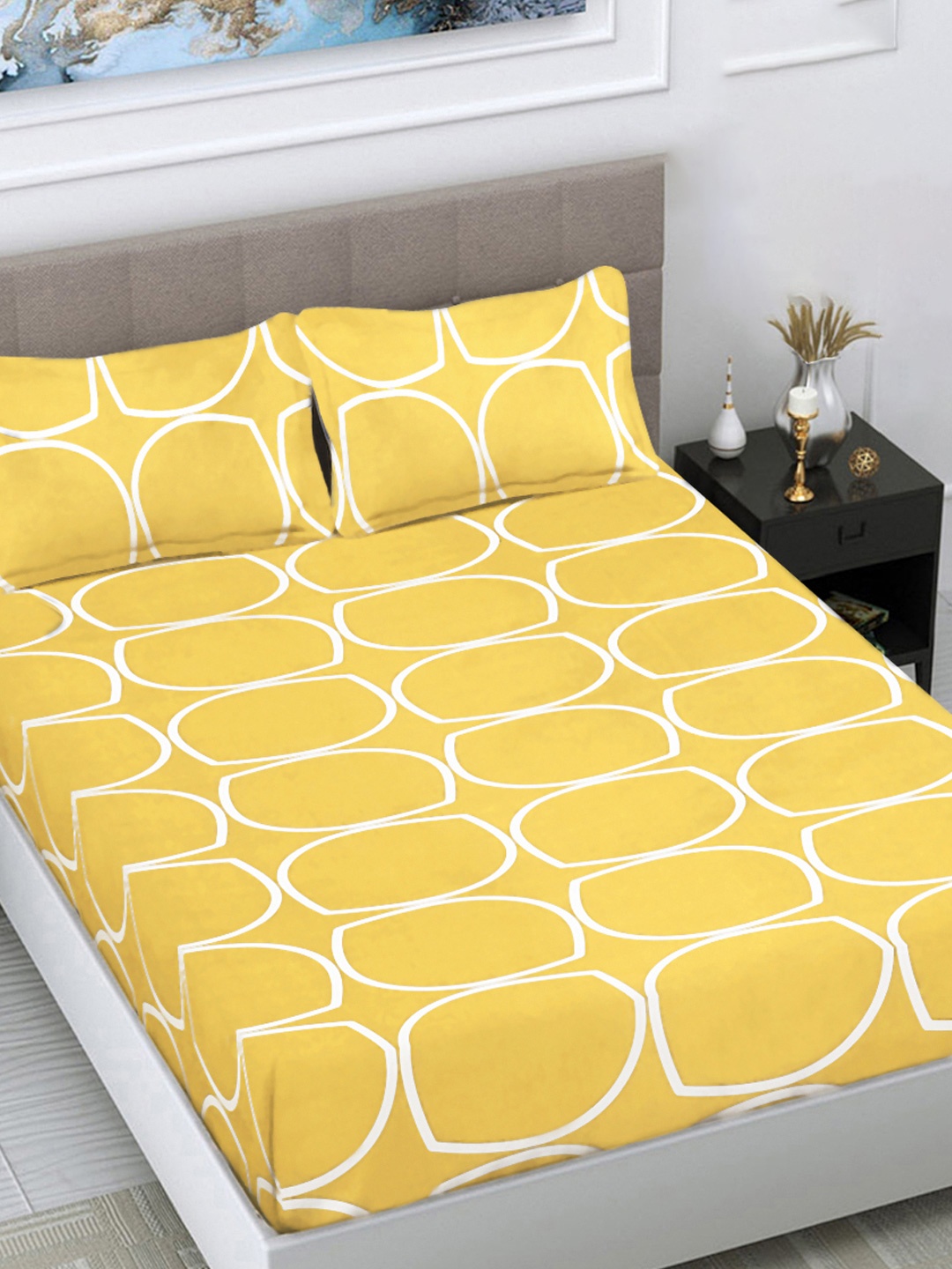 

FABINALIV Yellow & White Geometric 300 TC King Bedsheet With 2 Pillow Covers
