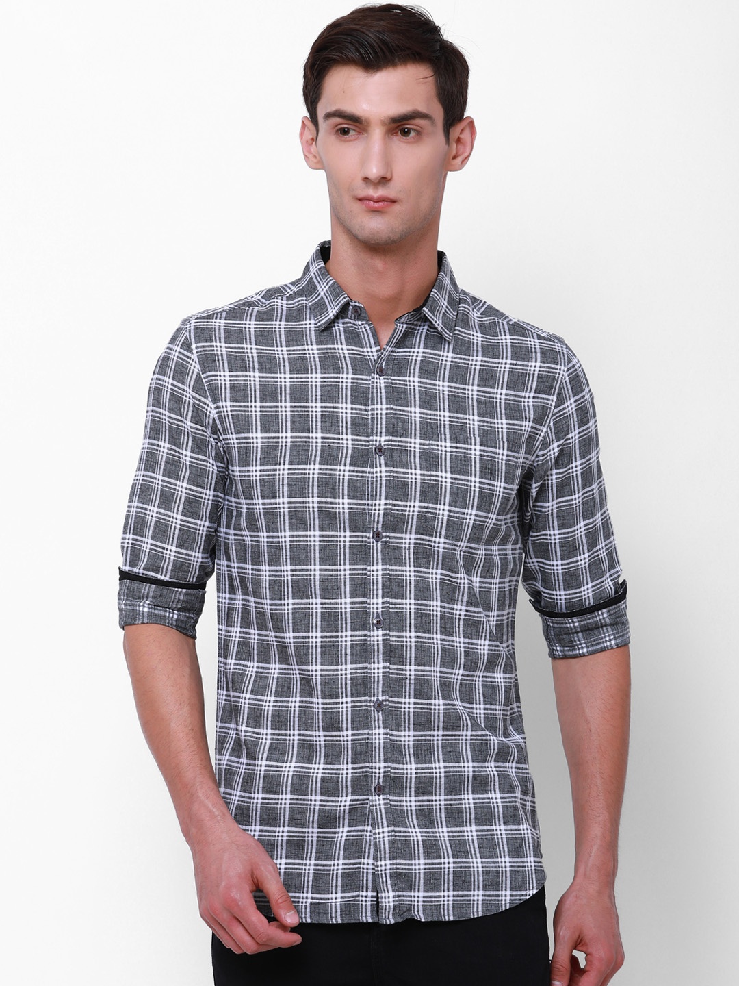 

Black coffee Men Charcoal & White Slim Fit Checked Casual Shirt