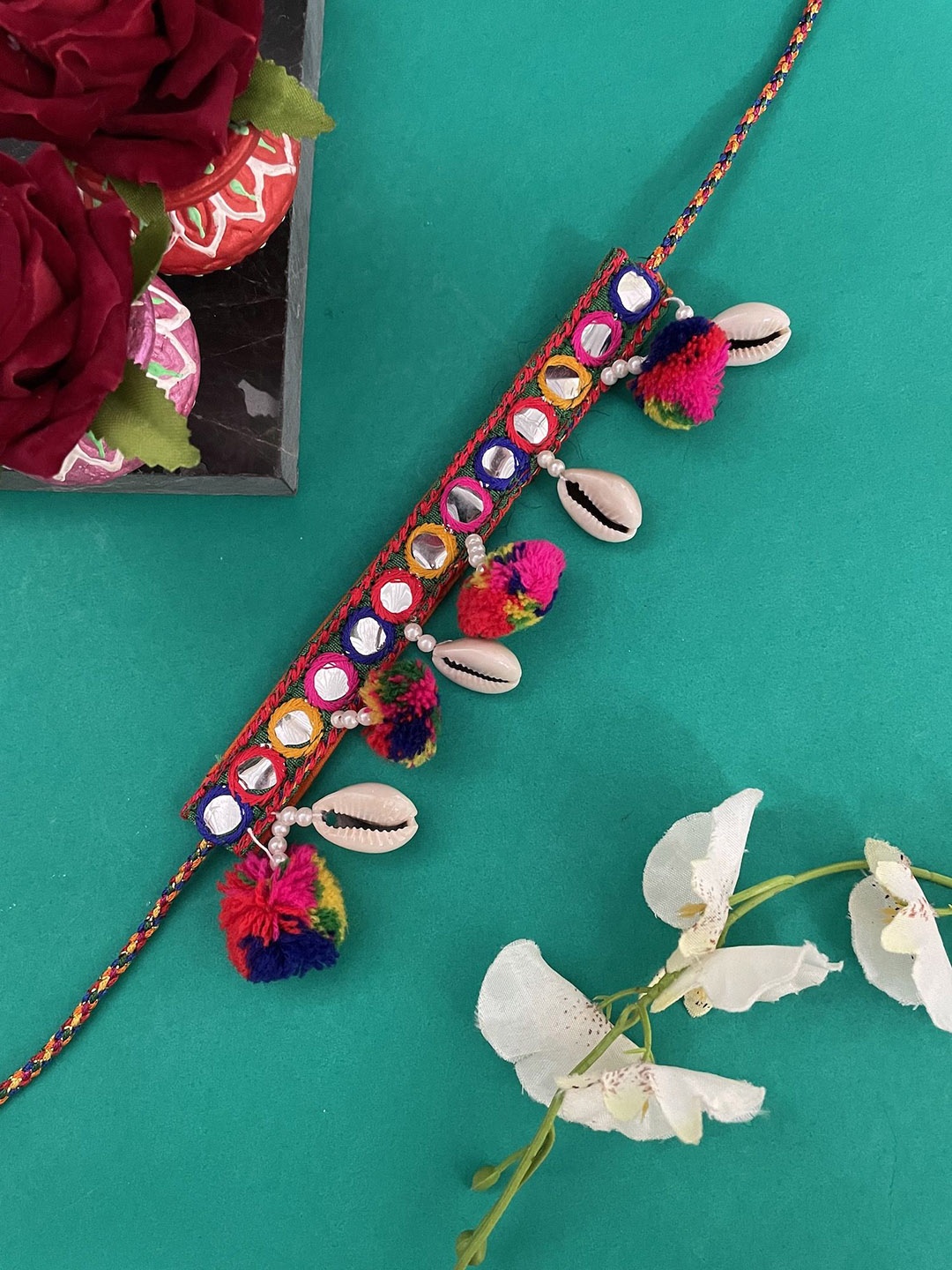 

Digital Dress Room Mirror Work Sea Shell Rakhi Thread Rakhi, Red