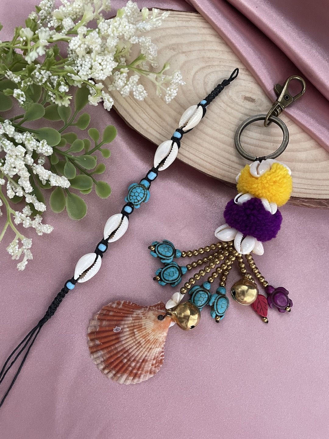 

Digital Dress Room Set of 2 Turtle Lumba & Thread Rakhis, White