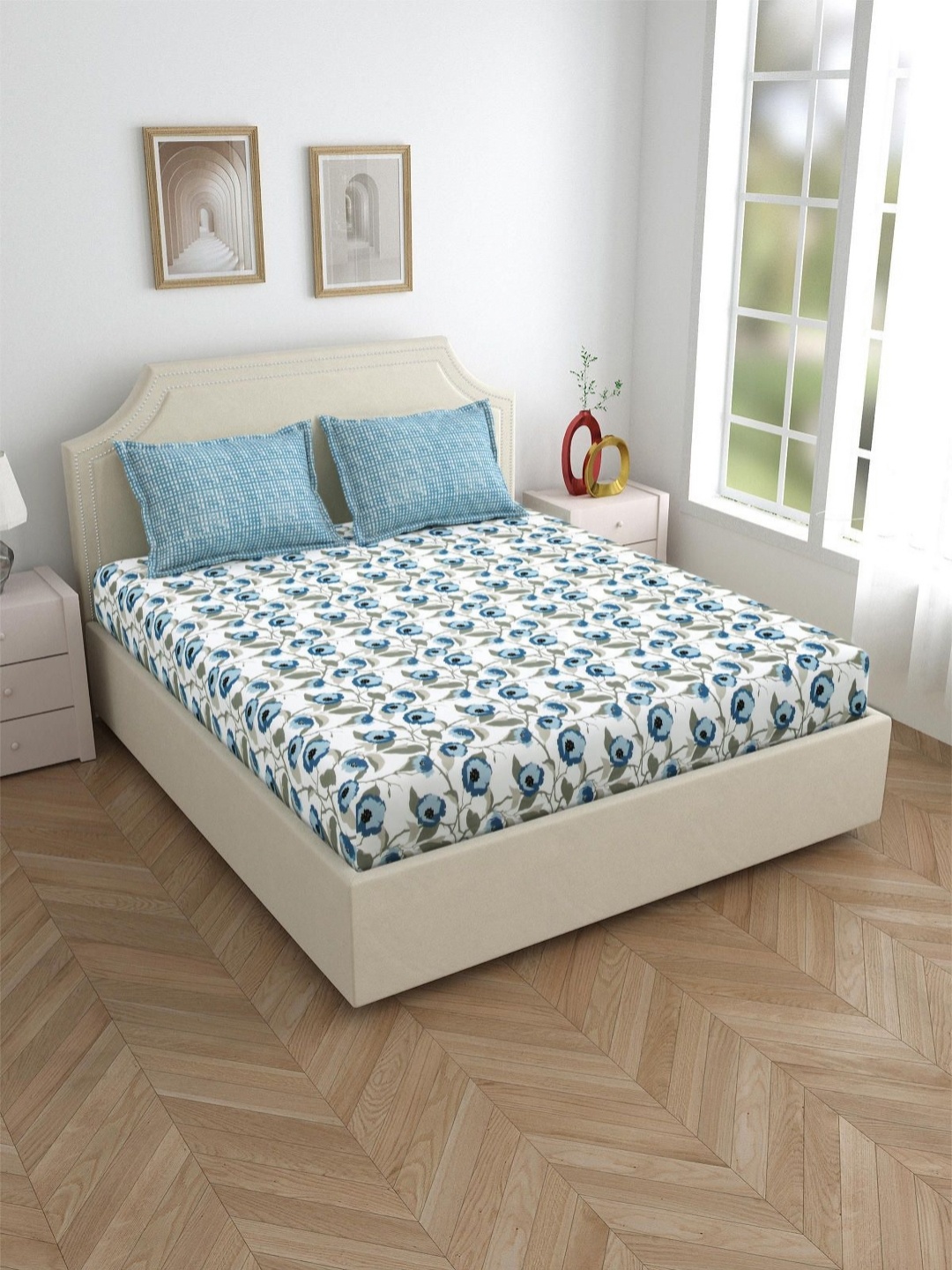 

Salona Bichona White & Blue Printed Pure Cotton 144 TC King Bedsheet With 2 Pillow Covers