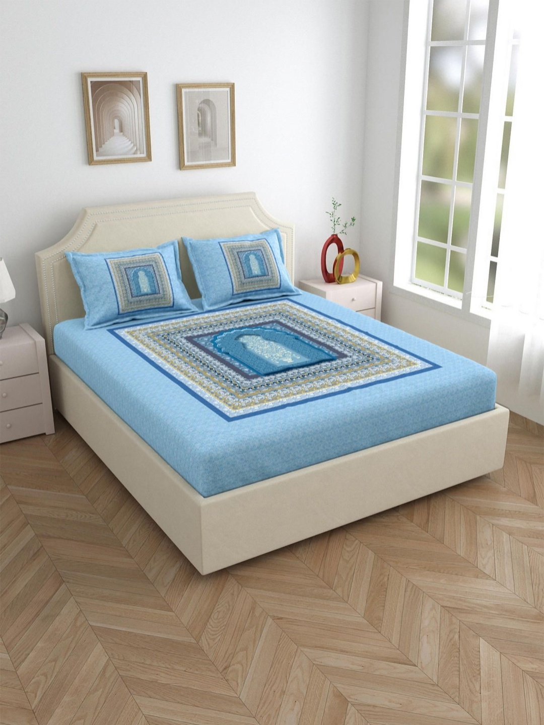

Salona Bichona Blue & Yellow Printed 300 TC Pure Cotton King Bedsheet With 2 Pillow Covers