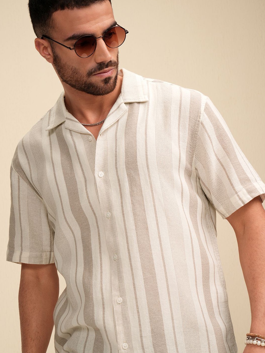 

LOCOMOTIVE Luxe Men Dobby Textured Striped Cuban Collar Relaxed Shirt, Cream