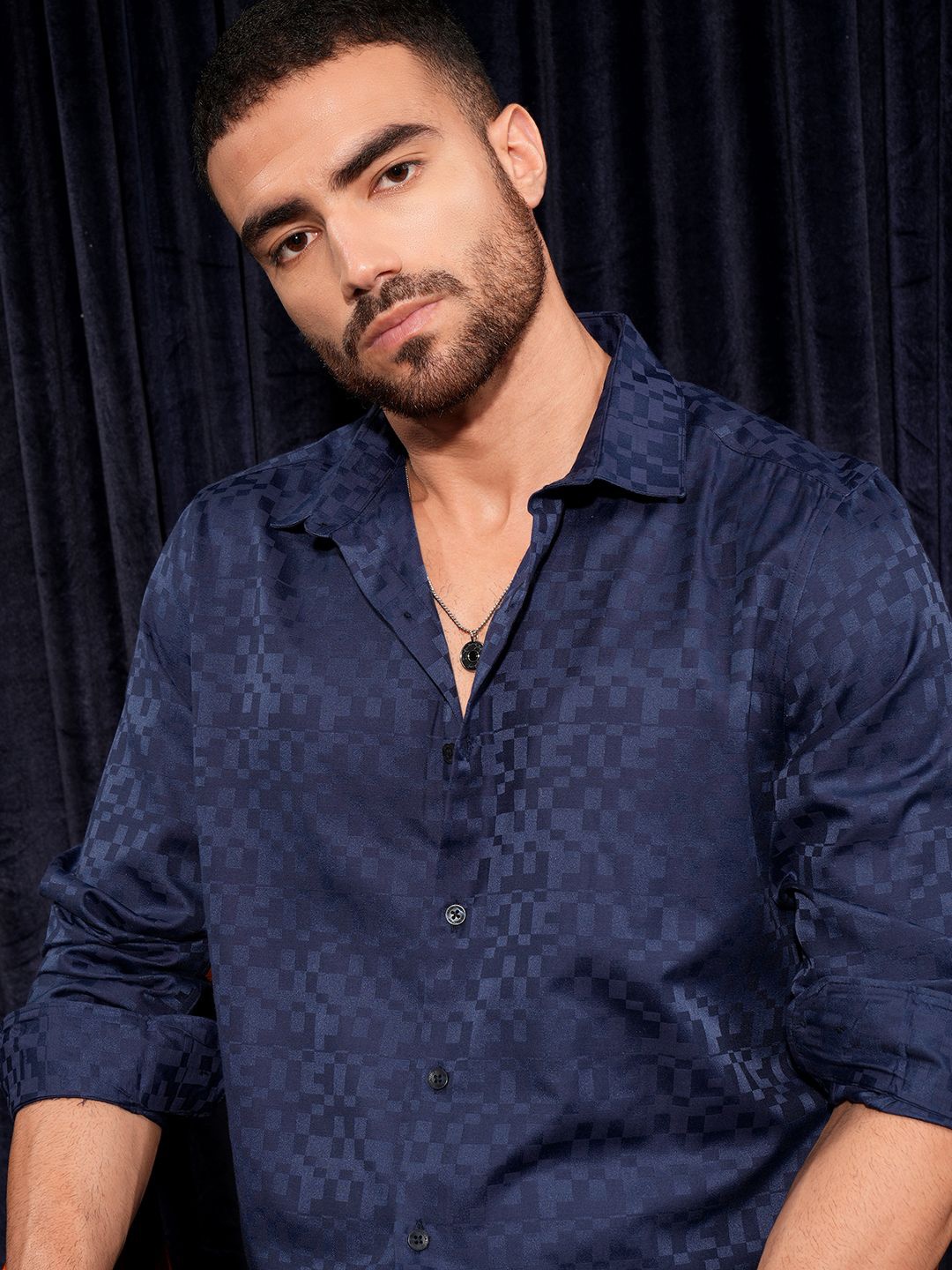 

LOCOMOTIVE Luxe Men Jacquard Textured Occasion Shirt, Navy blue