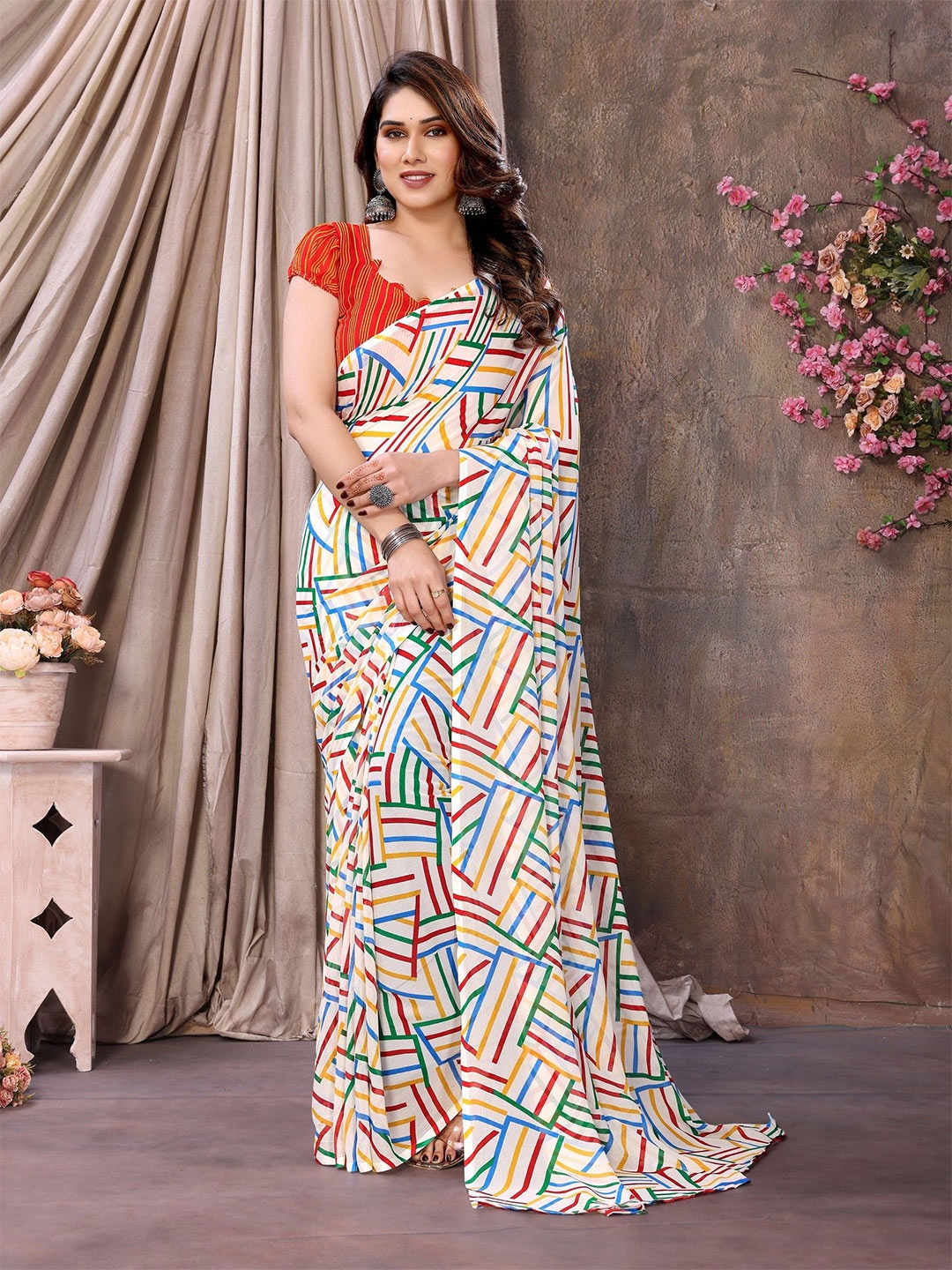 

Ambuja International Geometric Printed Saree, Off white