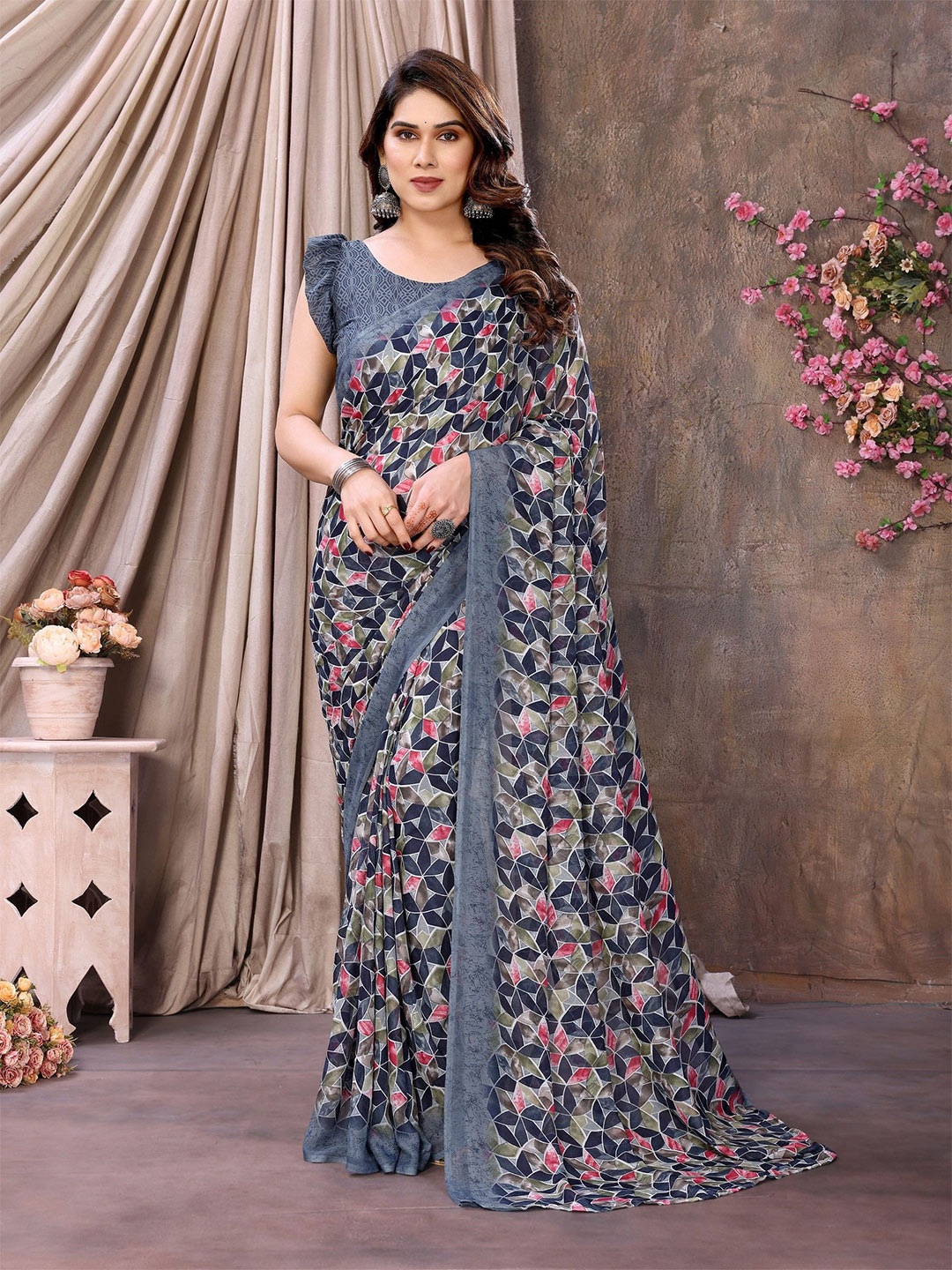 

Ambuja International Geometric Printed Saree, Grey