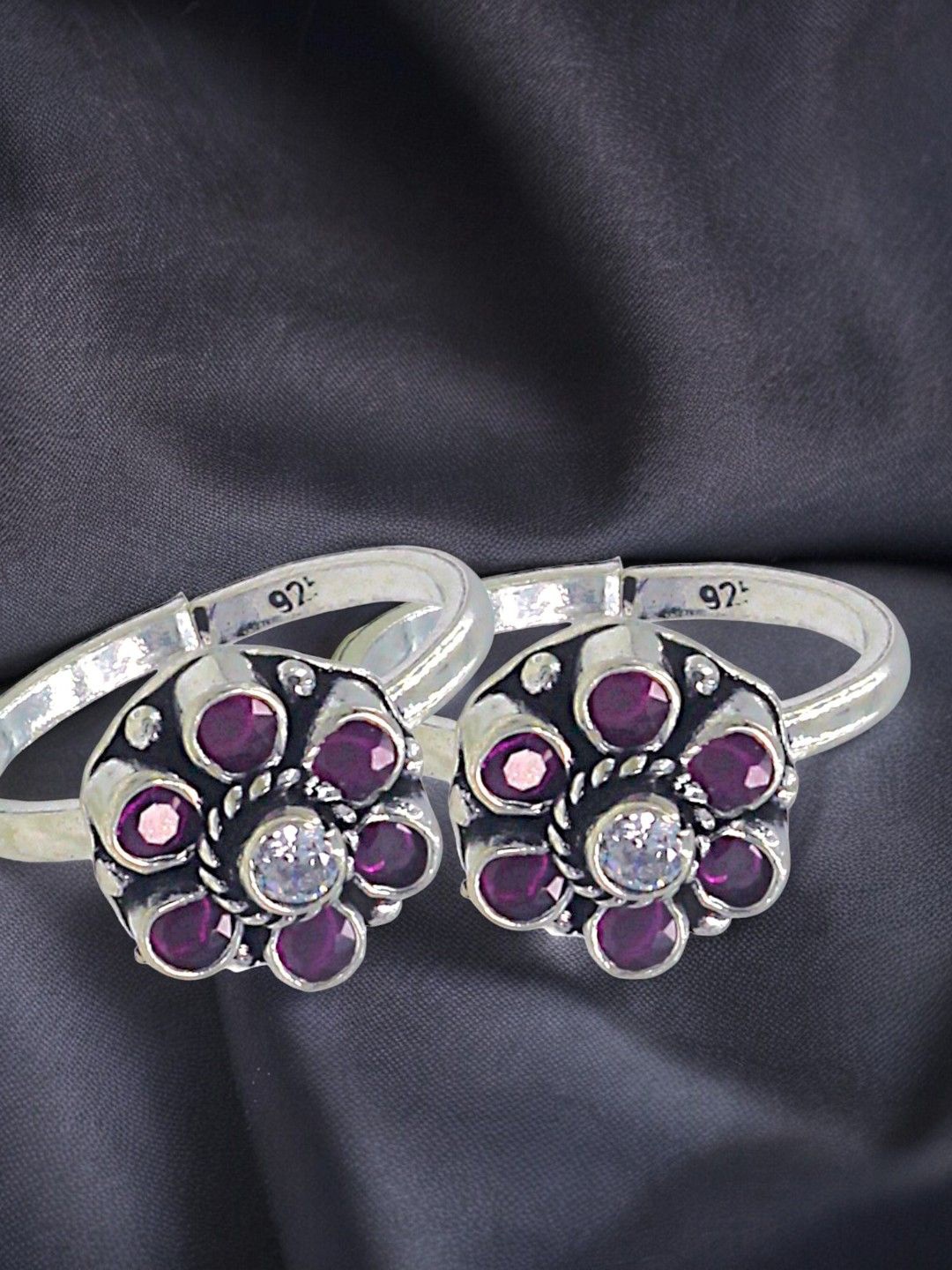 

Taraash 925 Sterling Silver Oxidized Toe Rings