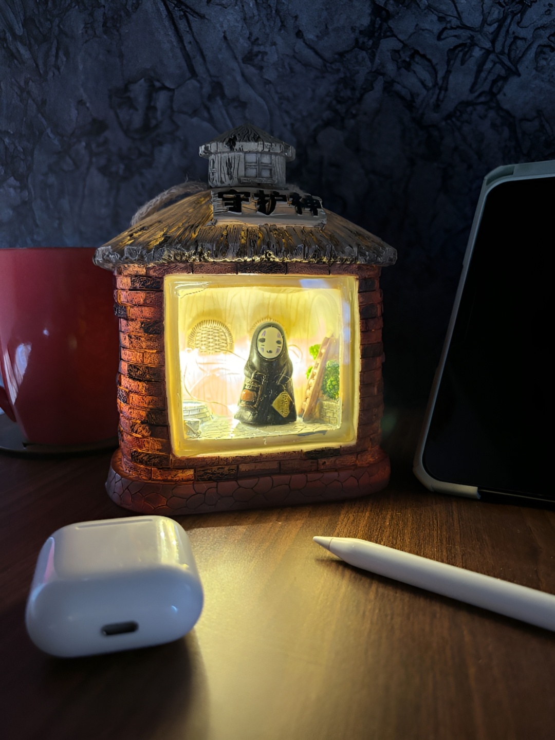 

COMICSENSE Red Printed Acrylic Quirky Square Table Lamp