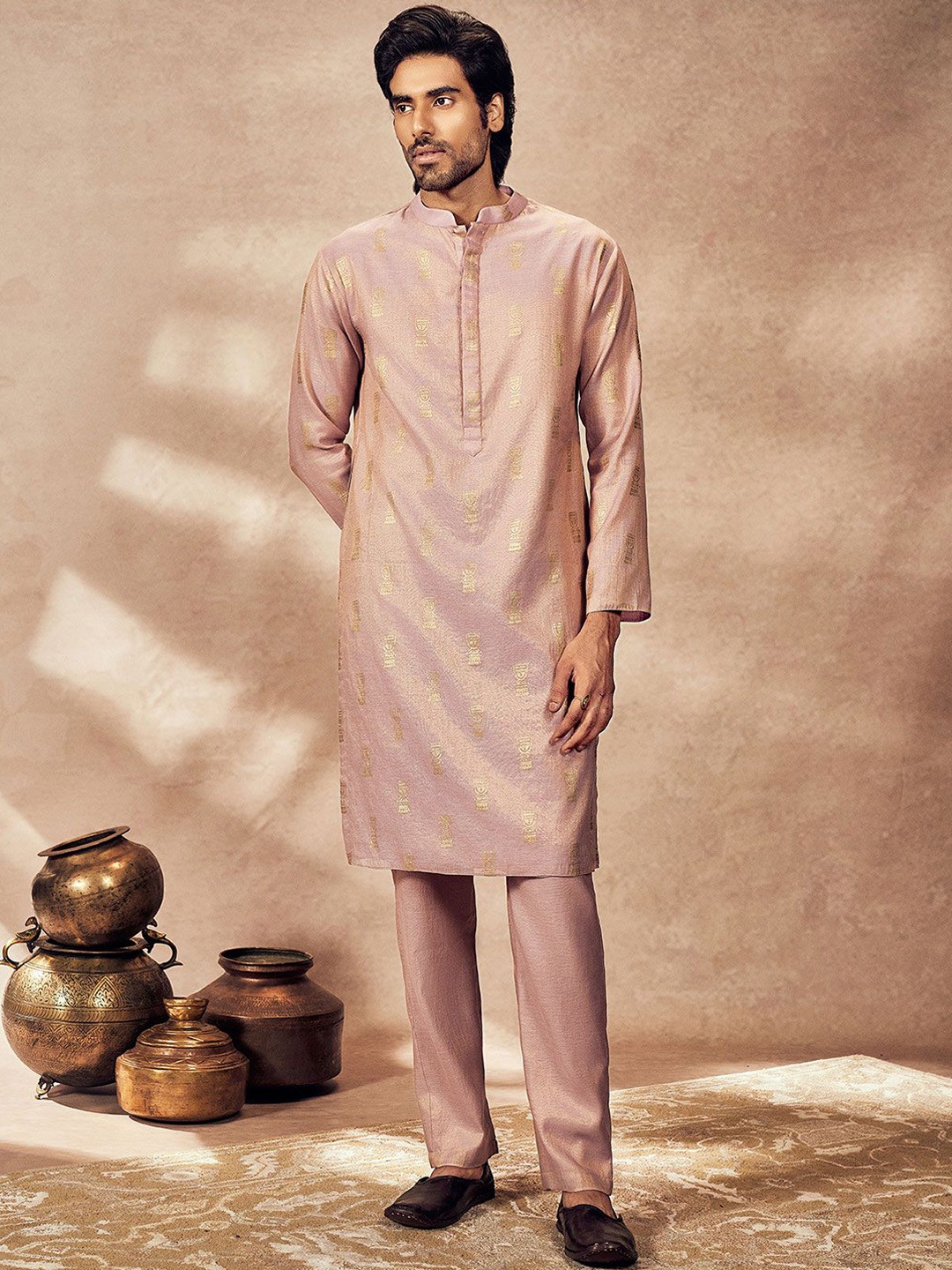 

Masaba Ethnic Motifs Printed Regular Kurta with Trousers, Pink