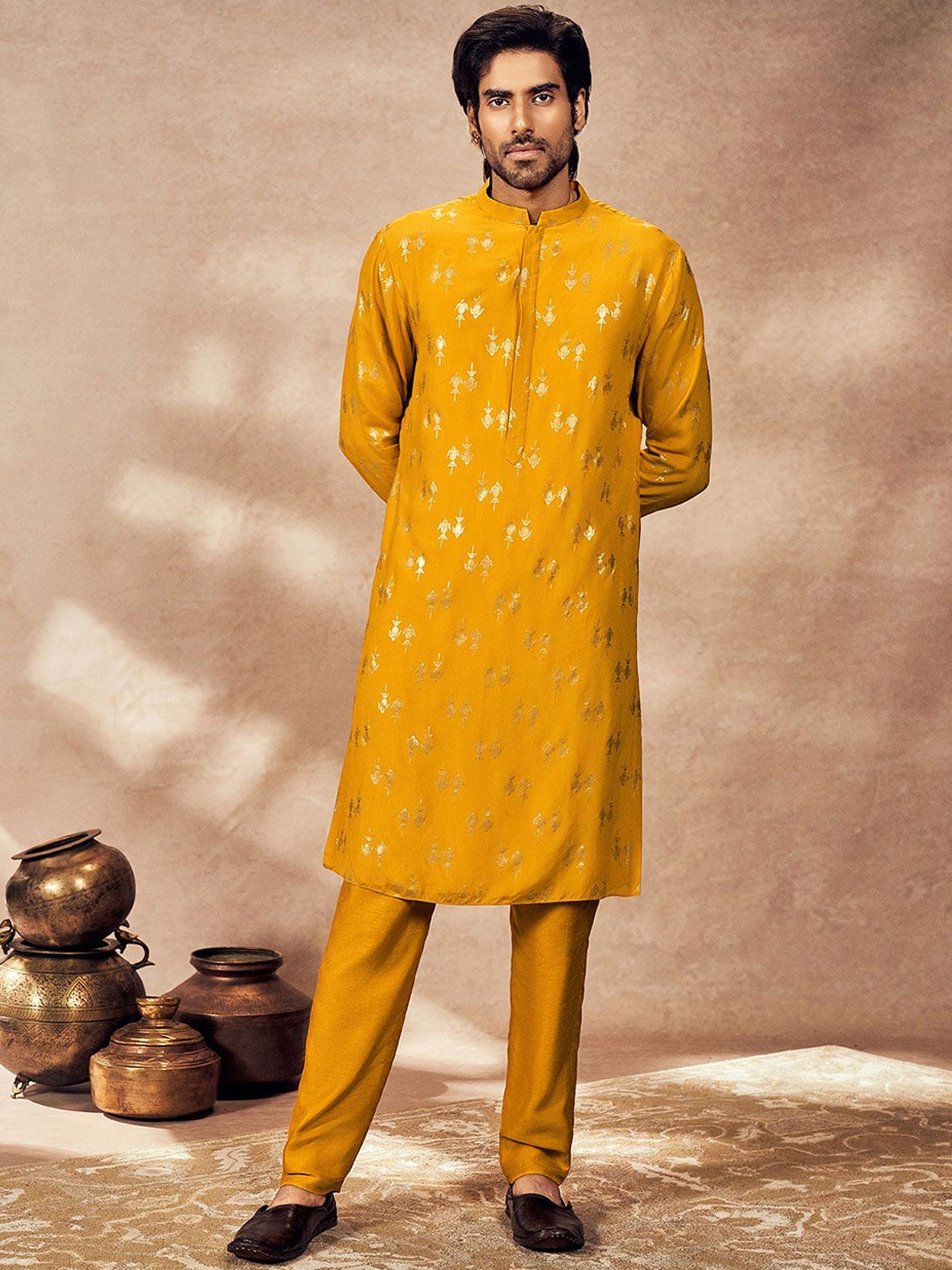 

Masaba Ethnic Motifs Printed Regular Silk Crepe Kurta with Trousers, Yellow