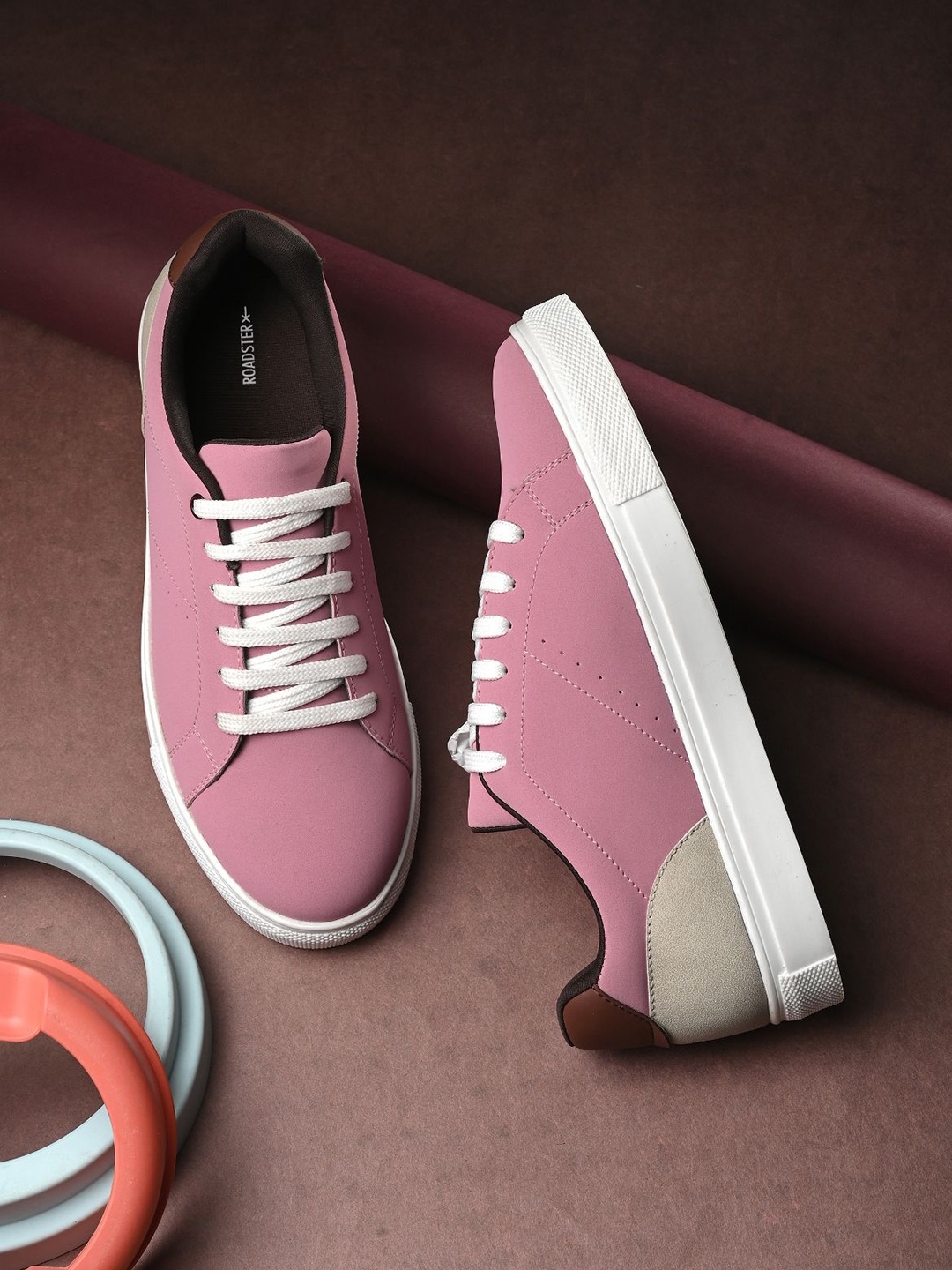 

The Roadster Lifestyle Co. Women Pink Round Toe Comfort Insole Lightweight Sneakers