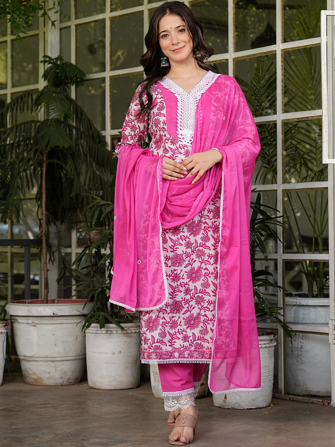 

PARTHVI V Neck Floral Printed Regular Thread Work Pure Cotton Straight Kurta Set, Pink