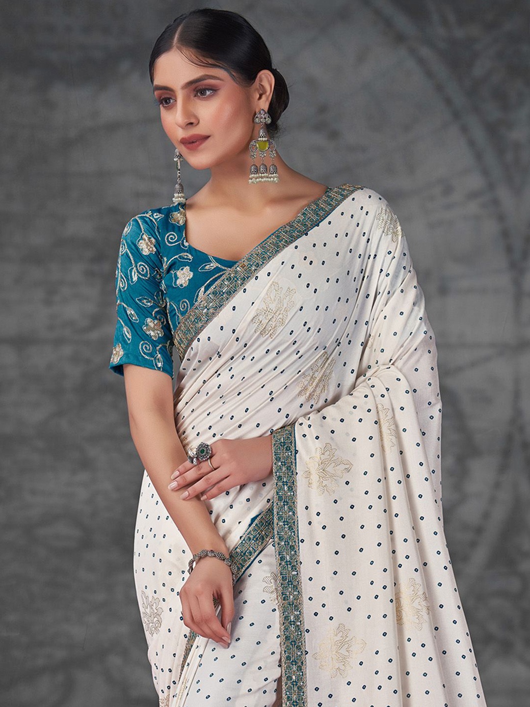 

Mitera Sequinned Bandhani Saree With Blouse Piece, Off white