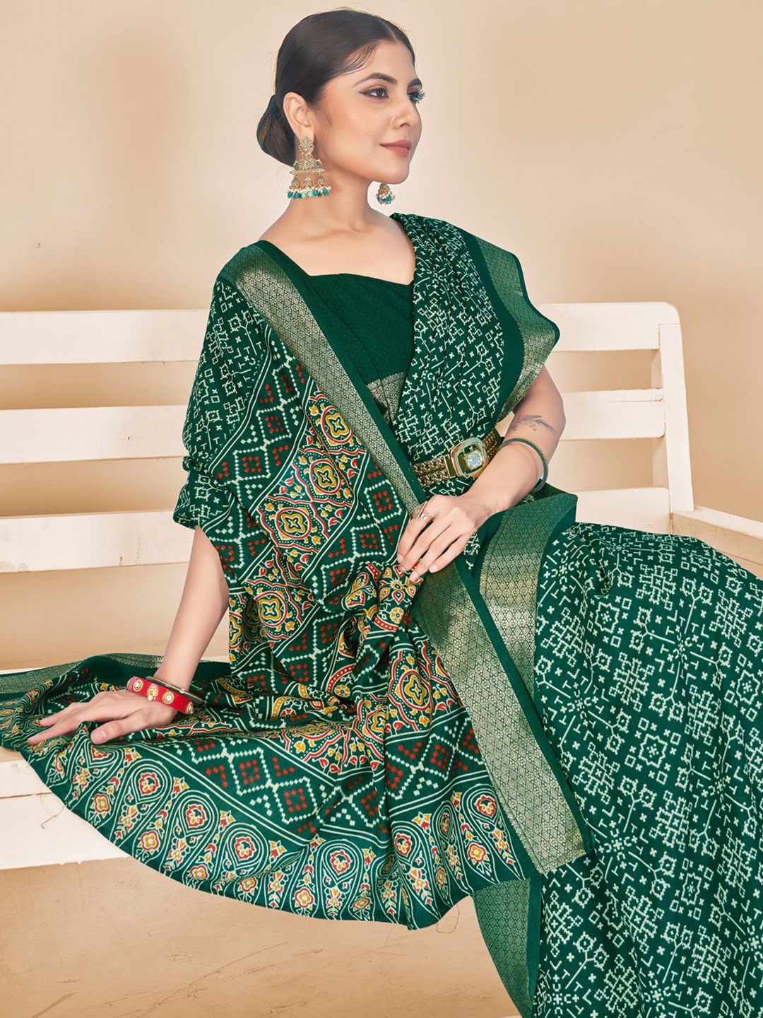 

Mitera Ethnic Motifs Zari Sungudi Saree, Green