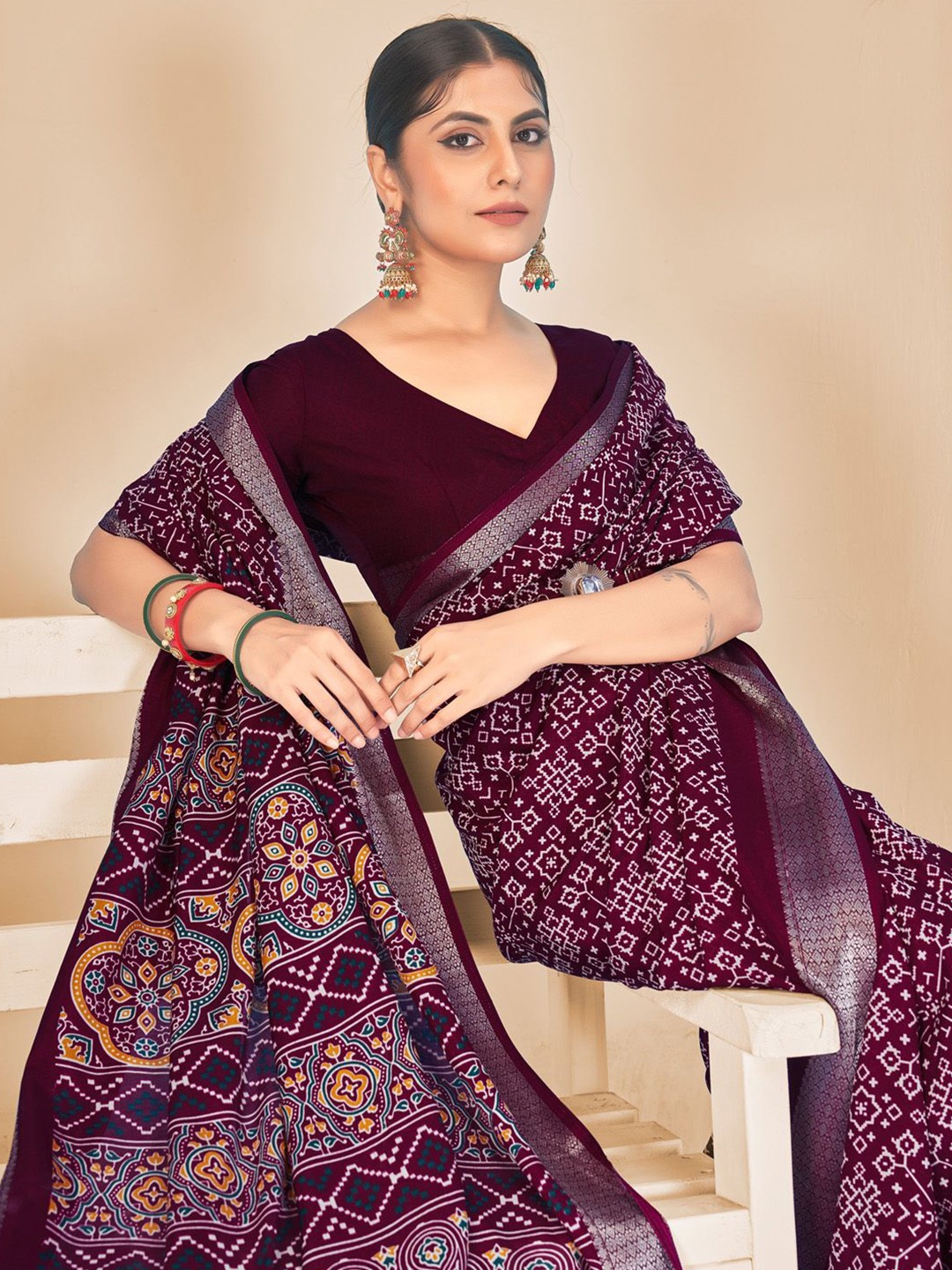 

Mitera Ethnic Motifs Zari Sungudi Saree, Burgundy