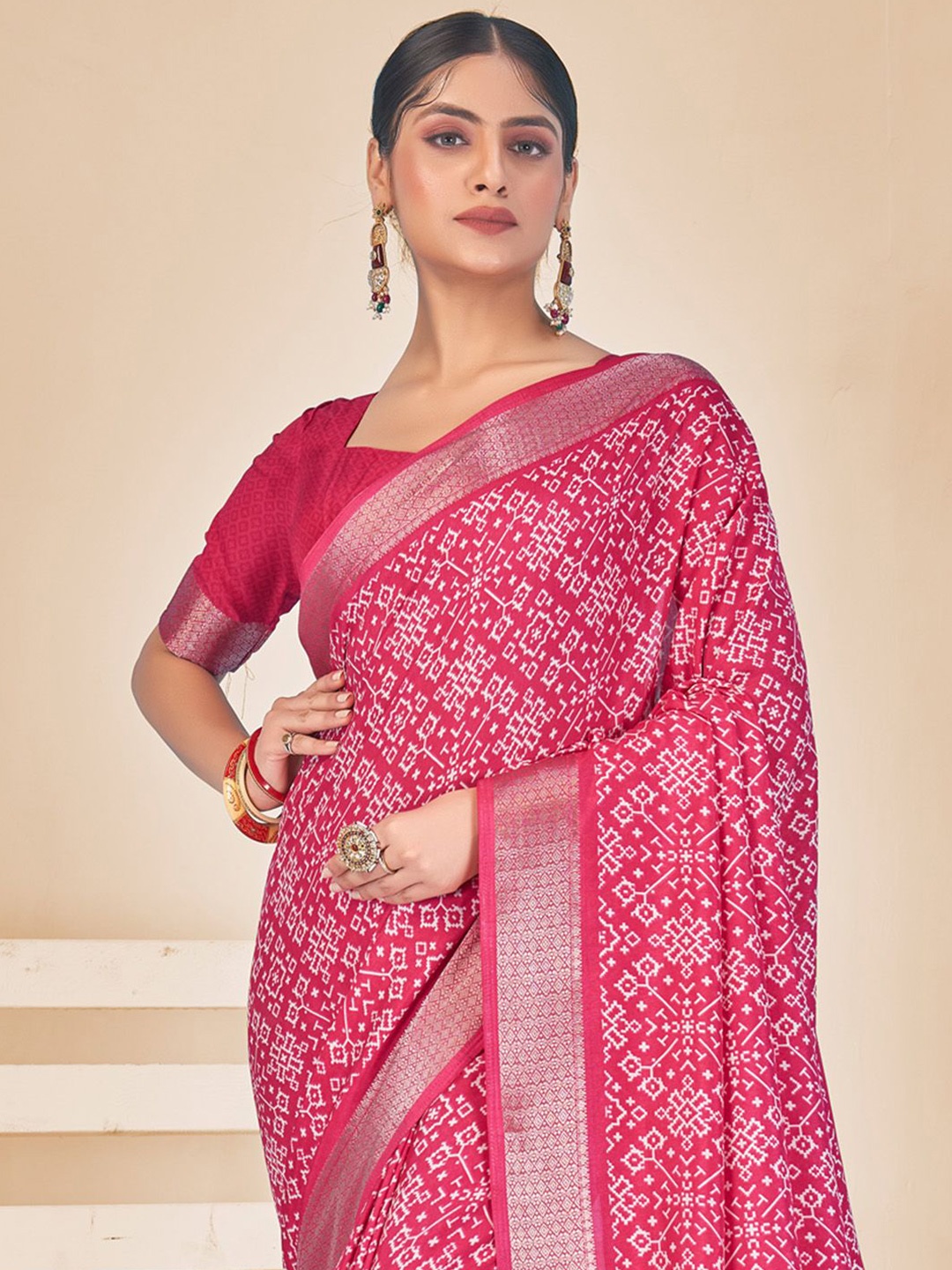 

Mitera Printed Zari Sungudi Saree, Pink