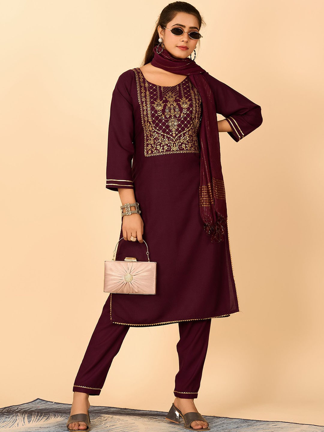 

A.V.M Prints Floral Yoke Design Straight Pure Cotton Kurta with Trousers & Dupatta, Burgundy