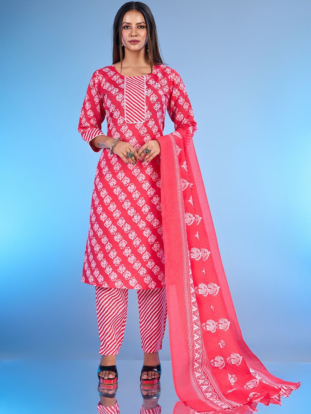 

A.V.M Prints Floral Printed Patchwork Pure Silk Straight Kurta With Trousers & Dupatta, Red