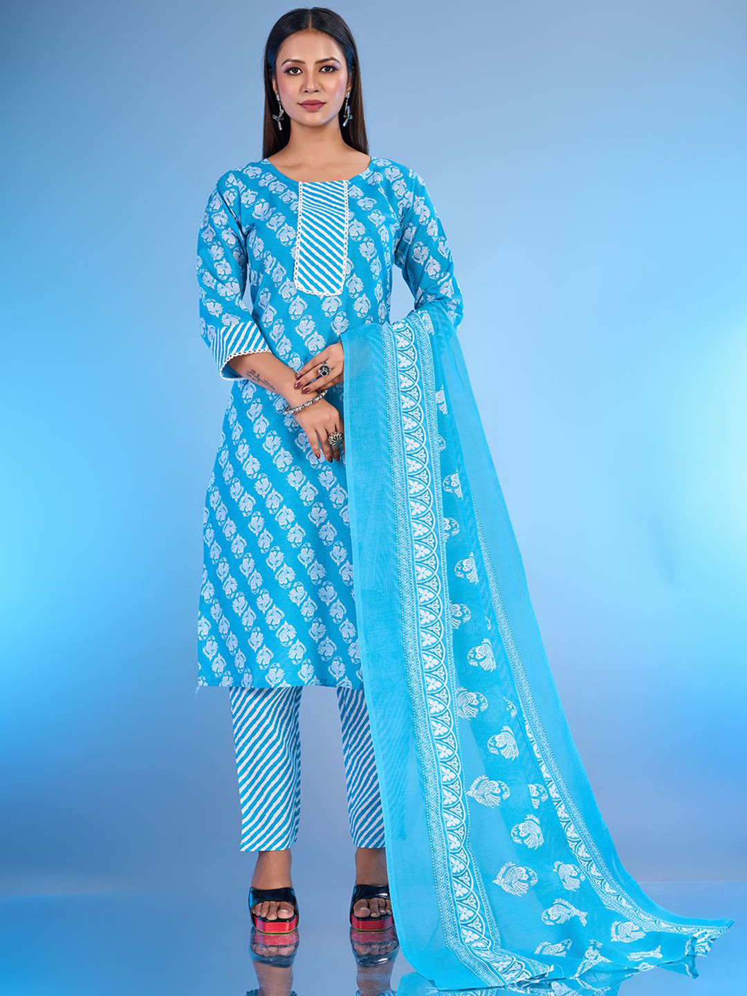 

A.V.M Prints Floral Printed Patchwork Pure Silk Straight Kurta With Trousers & Dupatta, Blue