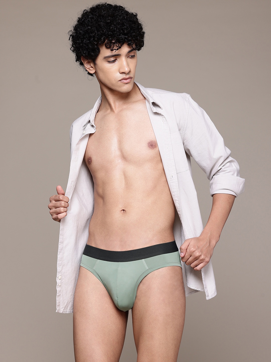 

Roadster Men Mid-Rise Basic Briefs, Sea green