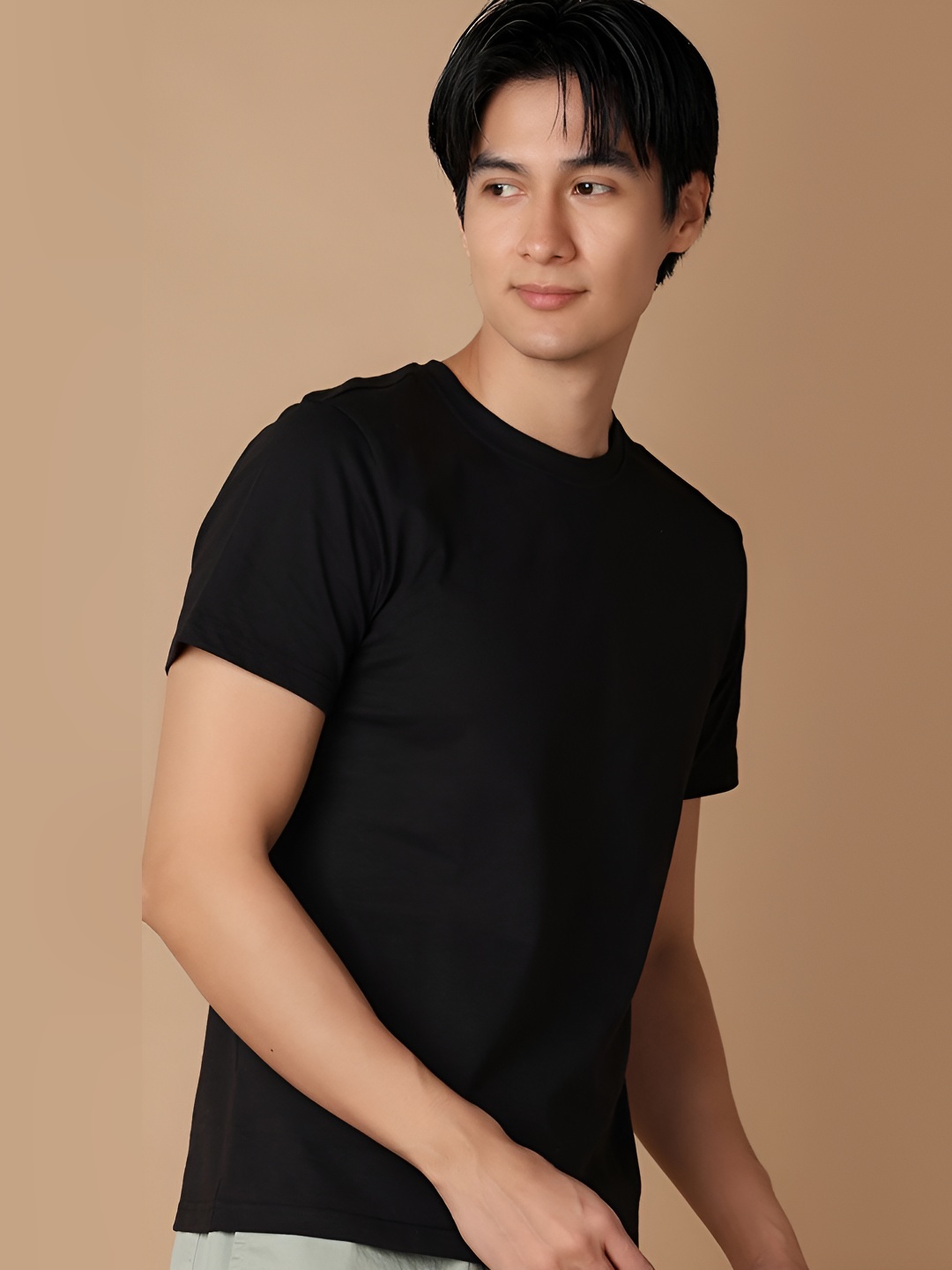 

V-Mart Men Solid Round Neck Cotton Slim Fit T-shirt, Black