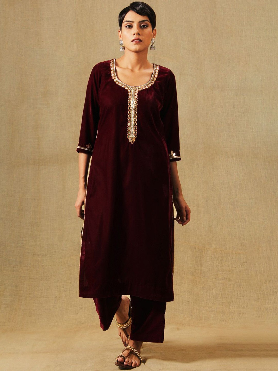 

KHUSHBOO AND PANKAJ Embroidered Regular Mirror Work Velvet Kurta with Palazzos, Maroon
