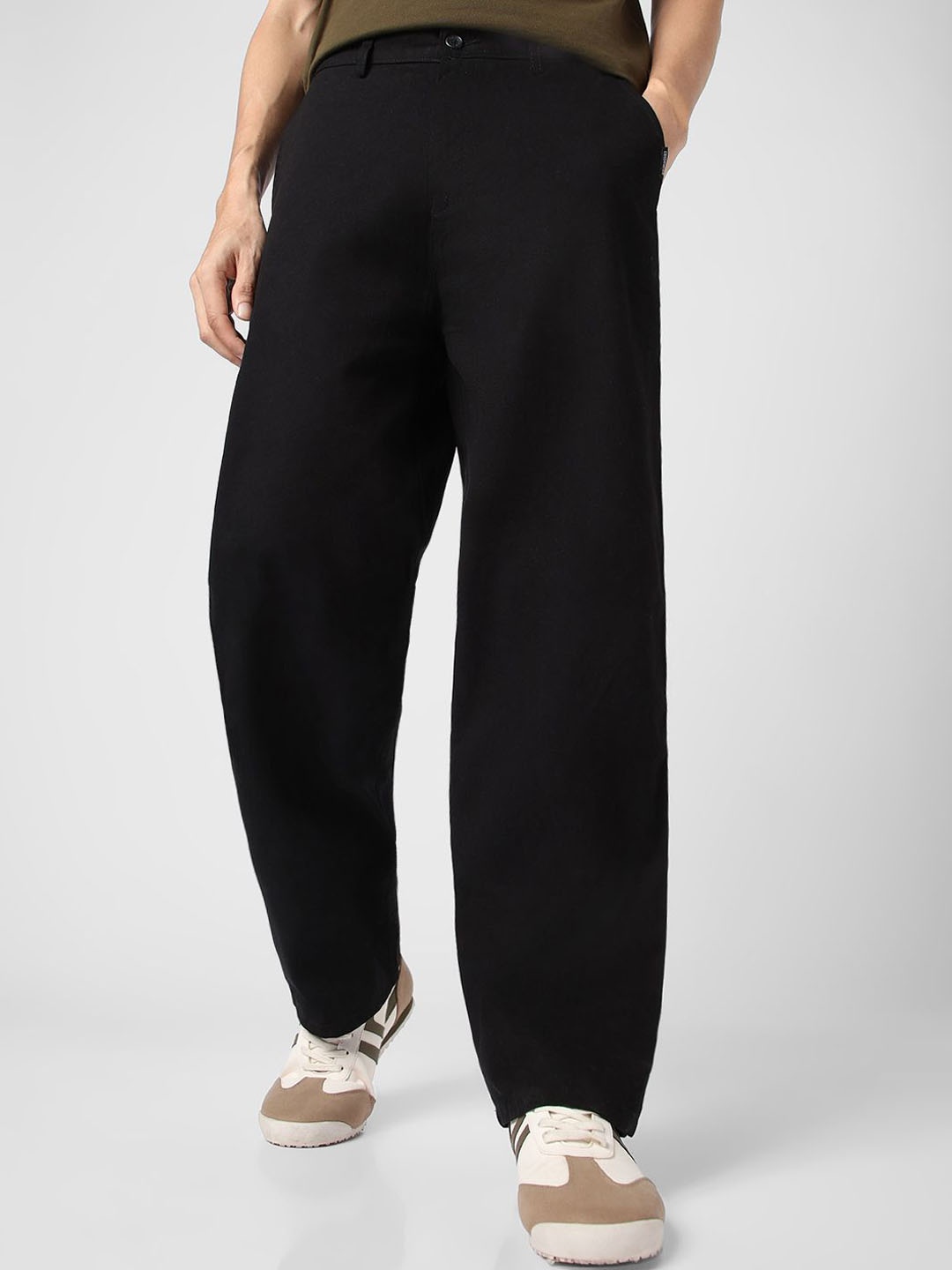 

Urbano Fashion Men Solid Non Stretchable Loose Baggy Fit Chino Trousers, Black