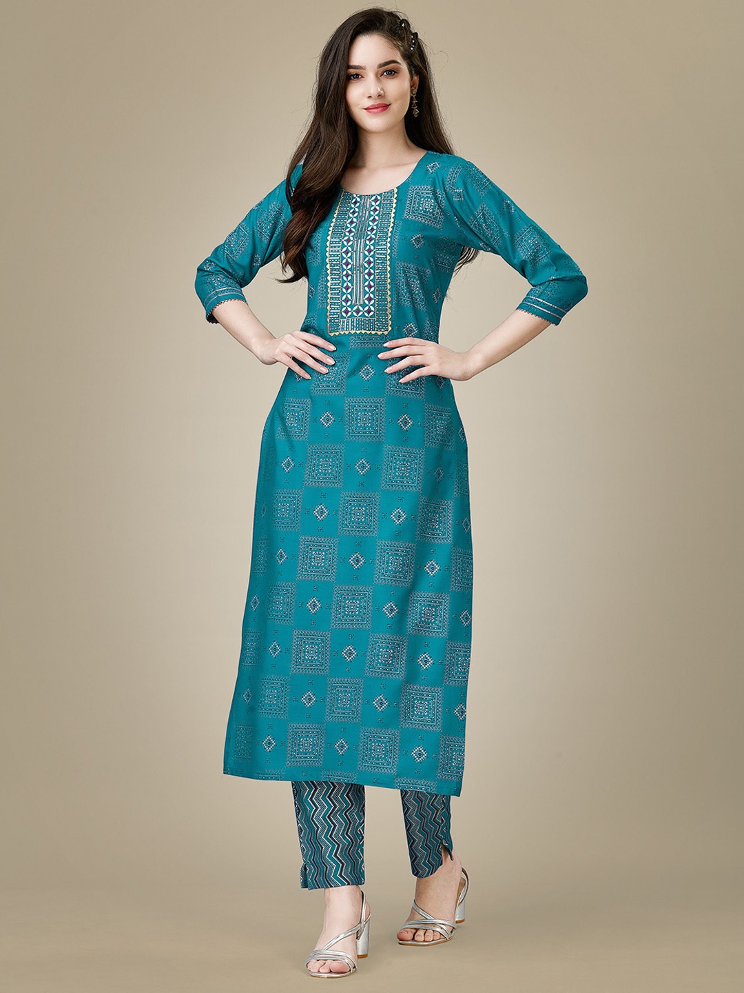 

Rujave Floral Printed Thread Work Straight Kurta With Churidar, Sea green