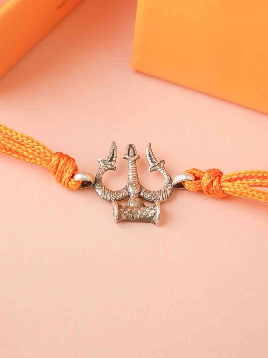 

Shyle 925 Sterling Silver Anvaya Intricate Trishul Strength Thread Rakhi, Yellow