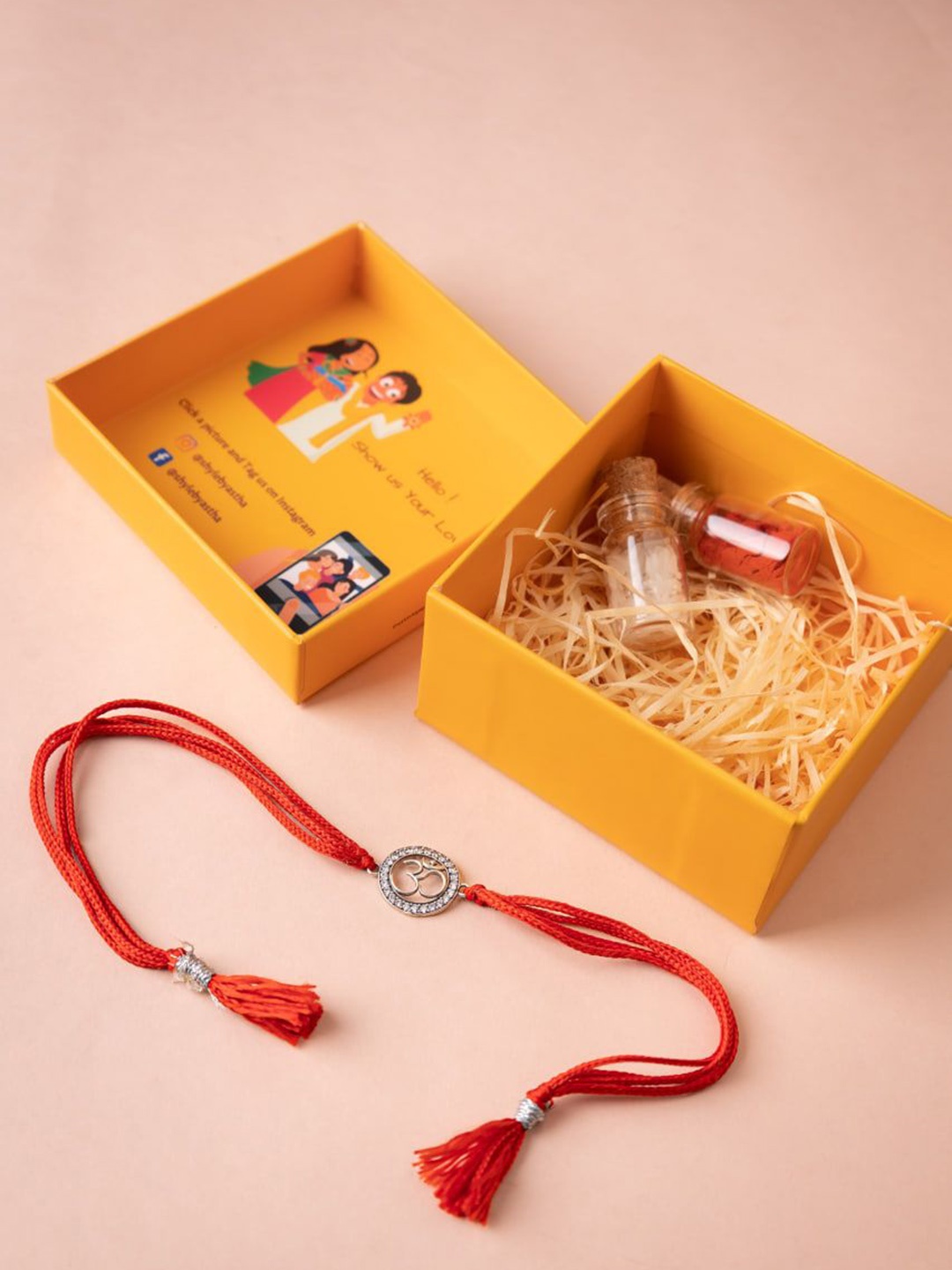 

Shyle 925 Sterling Silver Adya Fine Om Thread Rakhi