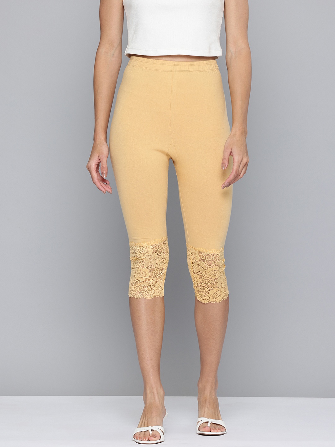 

Jinfo Skinny Fit Capris, Beige