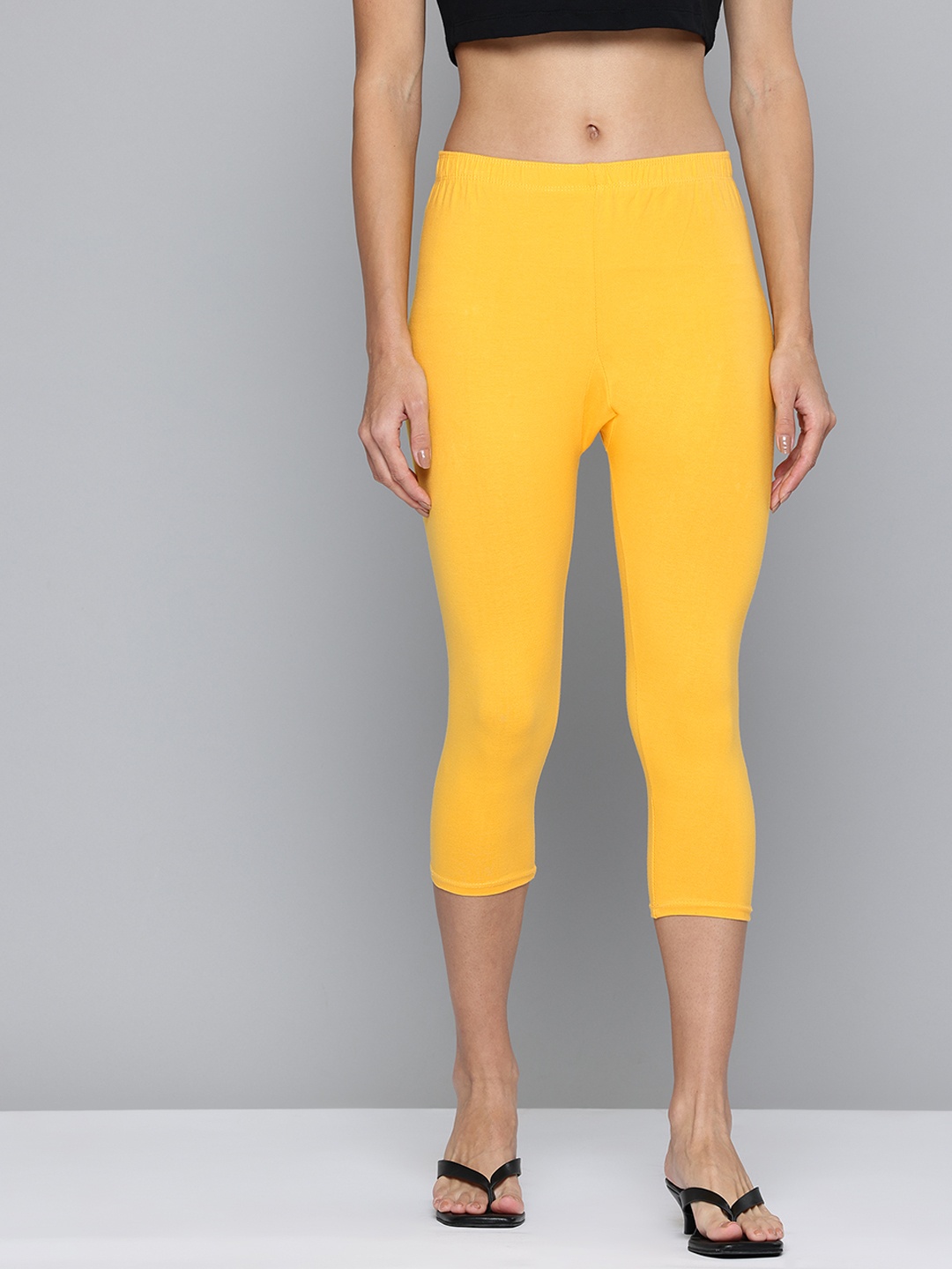 

Jinfo Skinny Fit Capris, Yellow