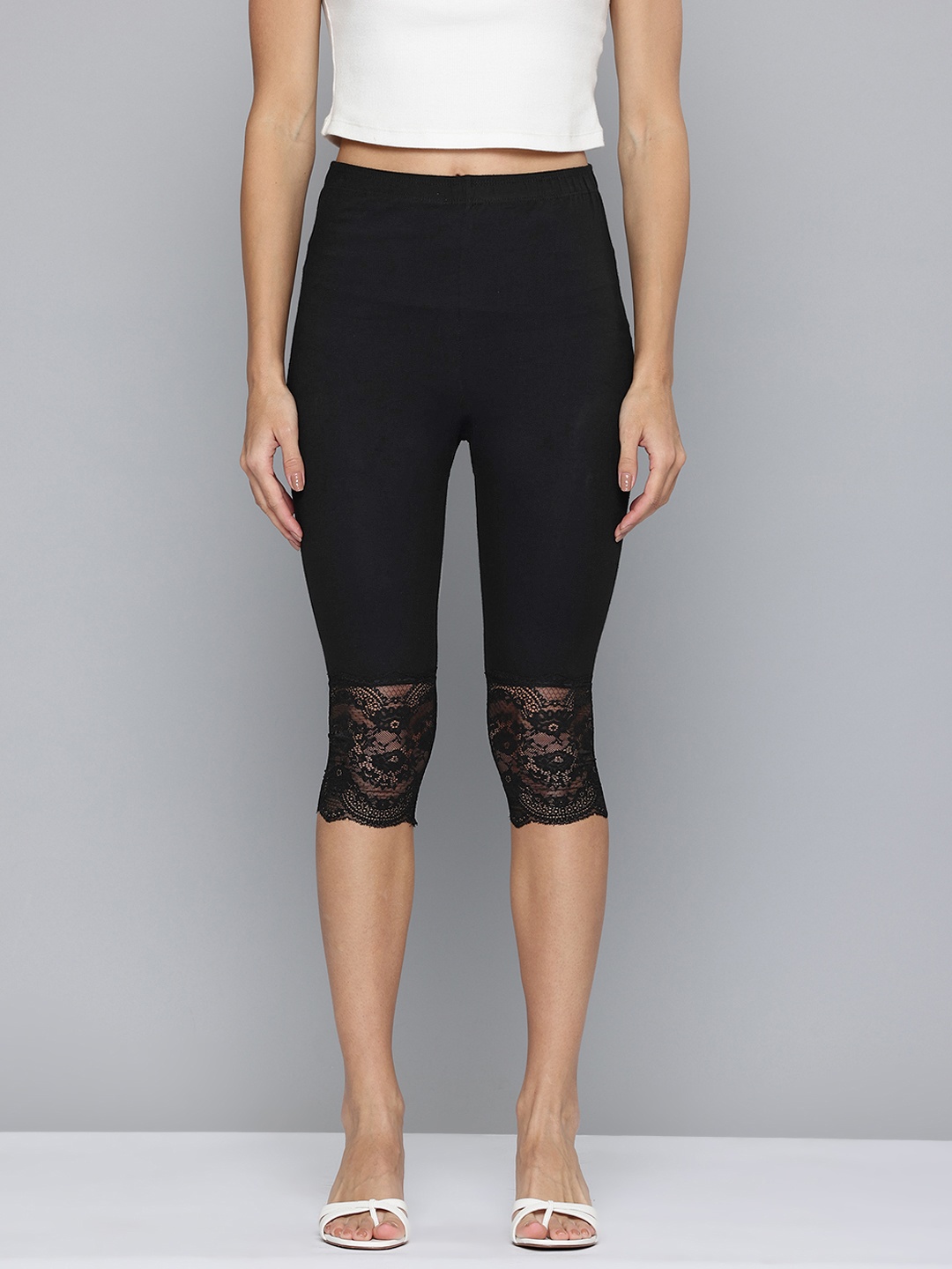 

Jinfo Skinny Fit Capris, Black