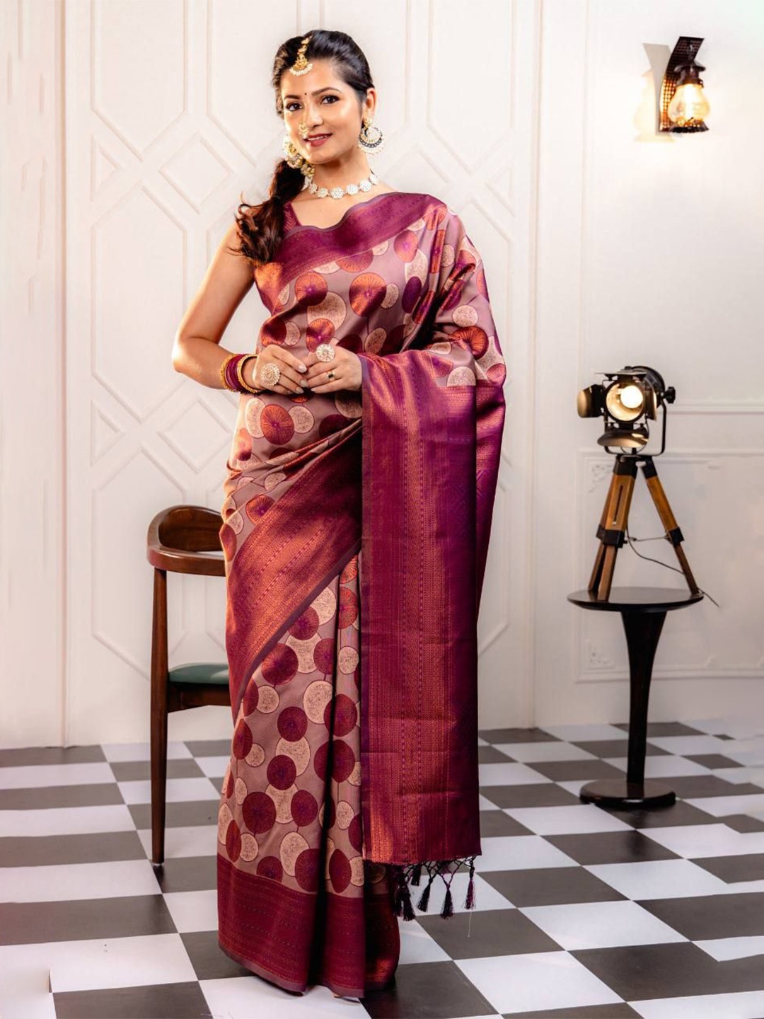 

SGF11 Woven Design Pure Zari Heavy Work Kanjeevaram Silk Saree, Violet