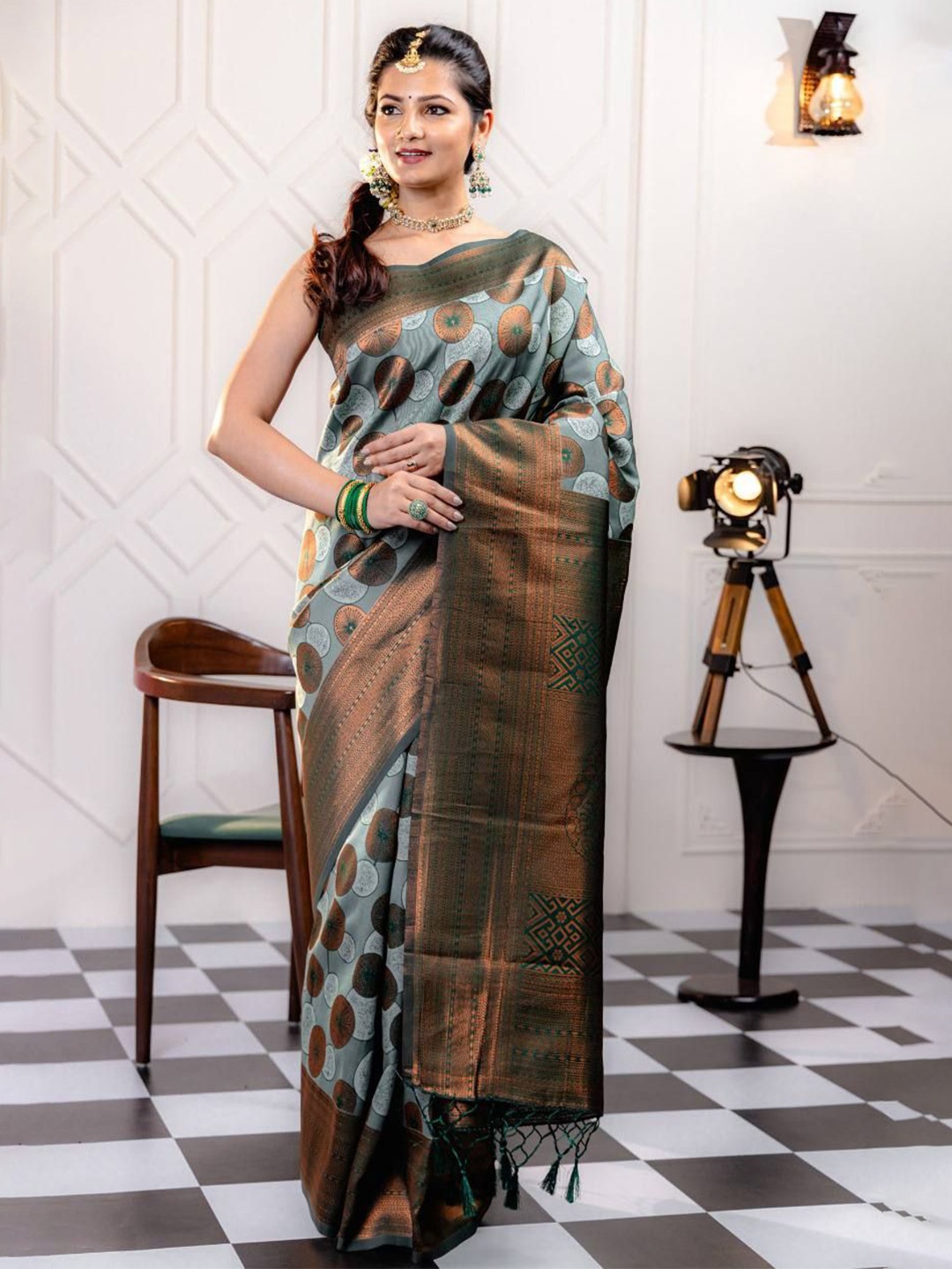 

SGF11 Woven Design Pure Zari Heavy Work Kanjeevaram Silk Saree, Green