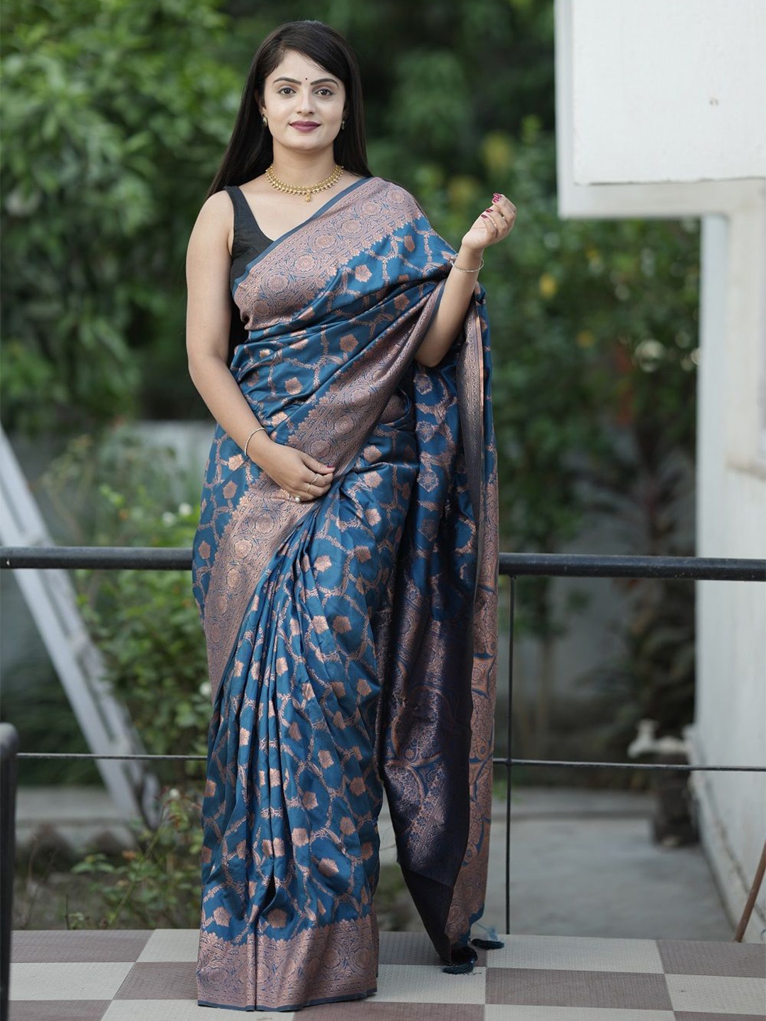 

SGF11 Woven Design Zari Kanjeevaram Saree, Turquoise blue