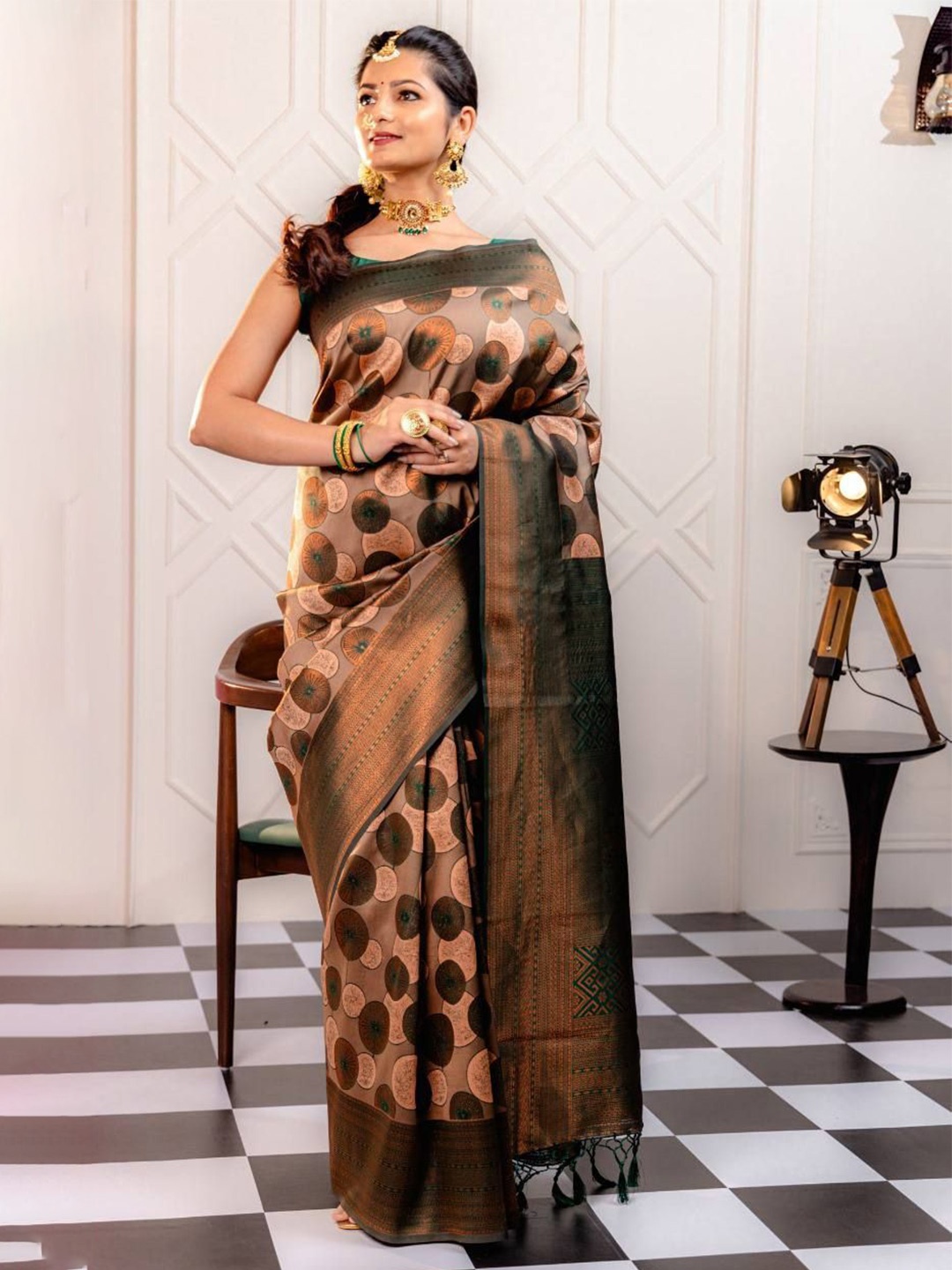 

SGF11 Woven Design Pure Zari Heavy Work Kanjeevaram Silk Saree, Cream