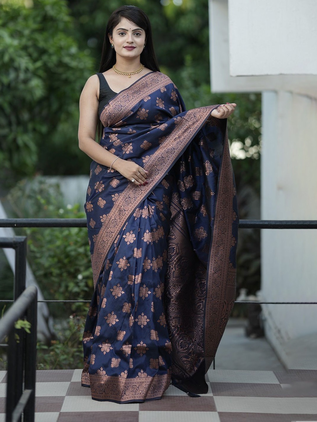 

SGF11 Woven Design Zari Kanjeevaram Saree, Blue