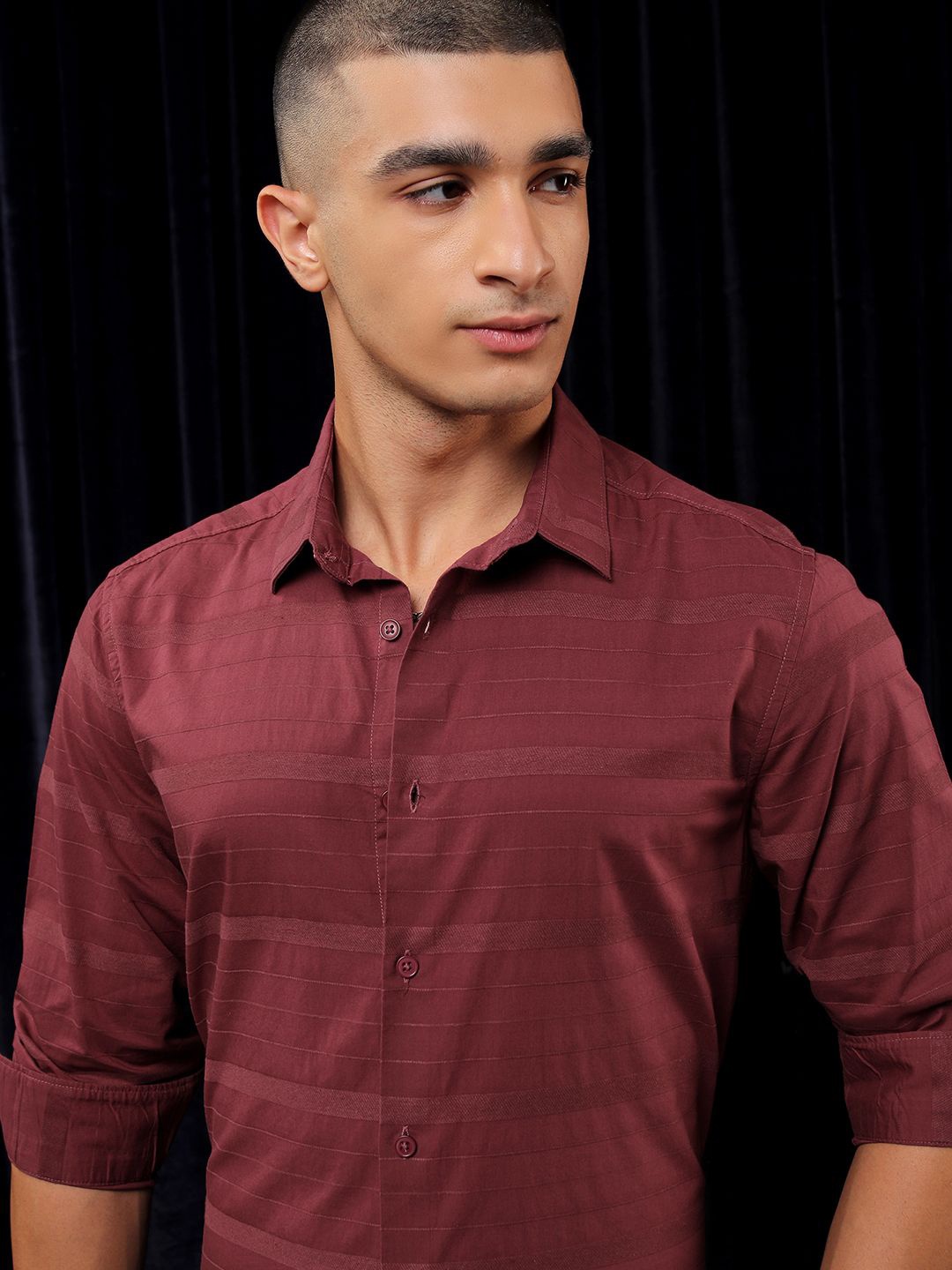 

HIGHLANDER Men Dobby Textured Occasion Shirt, Maroon