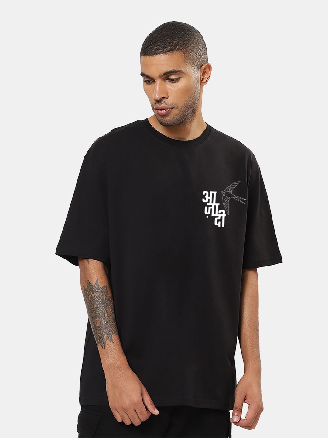 

Mad Over Print Men Applique T-shirt, Black