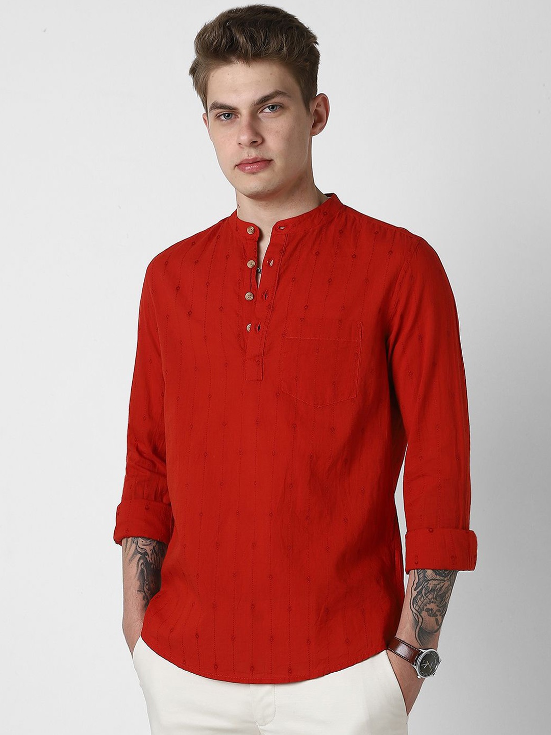 

VASTRADO Geometric Woven Design Mandarin Collar Pure Cotton Straight Kurta, Red