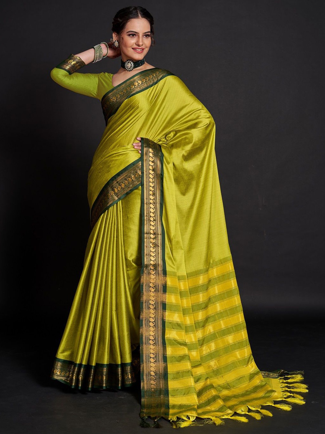 

Iris Woven Design Zari Kanjeevaram Saree, Lime green