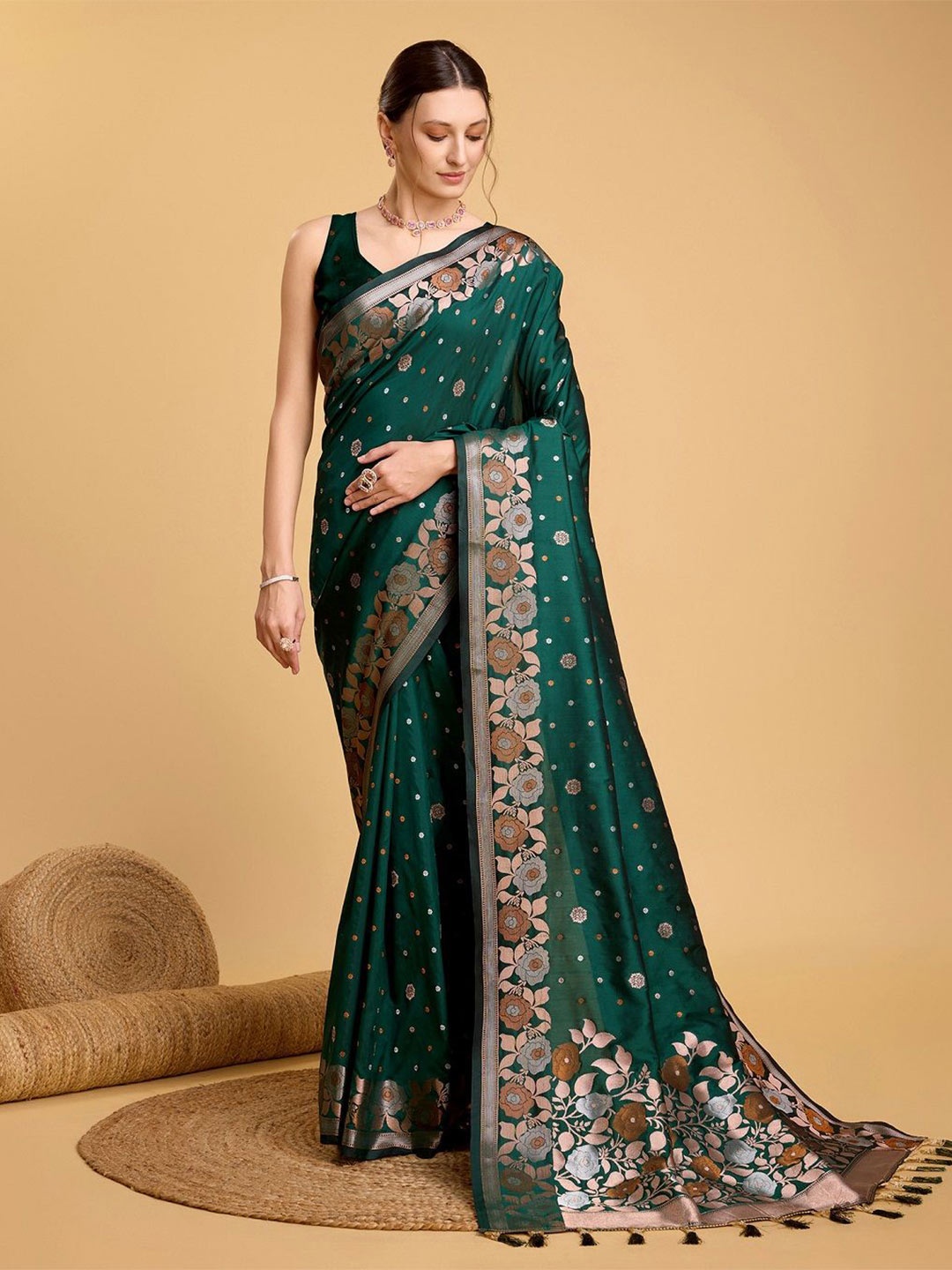 

Iris Woven Design Zari Banarasi Saree, Green