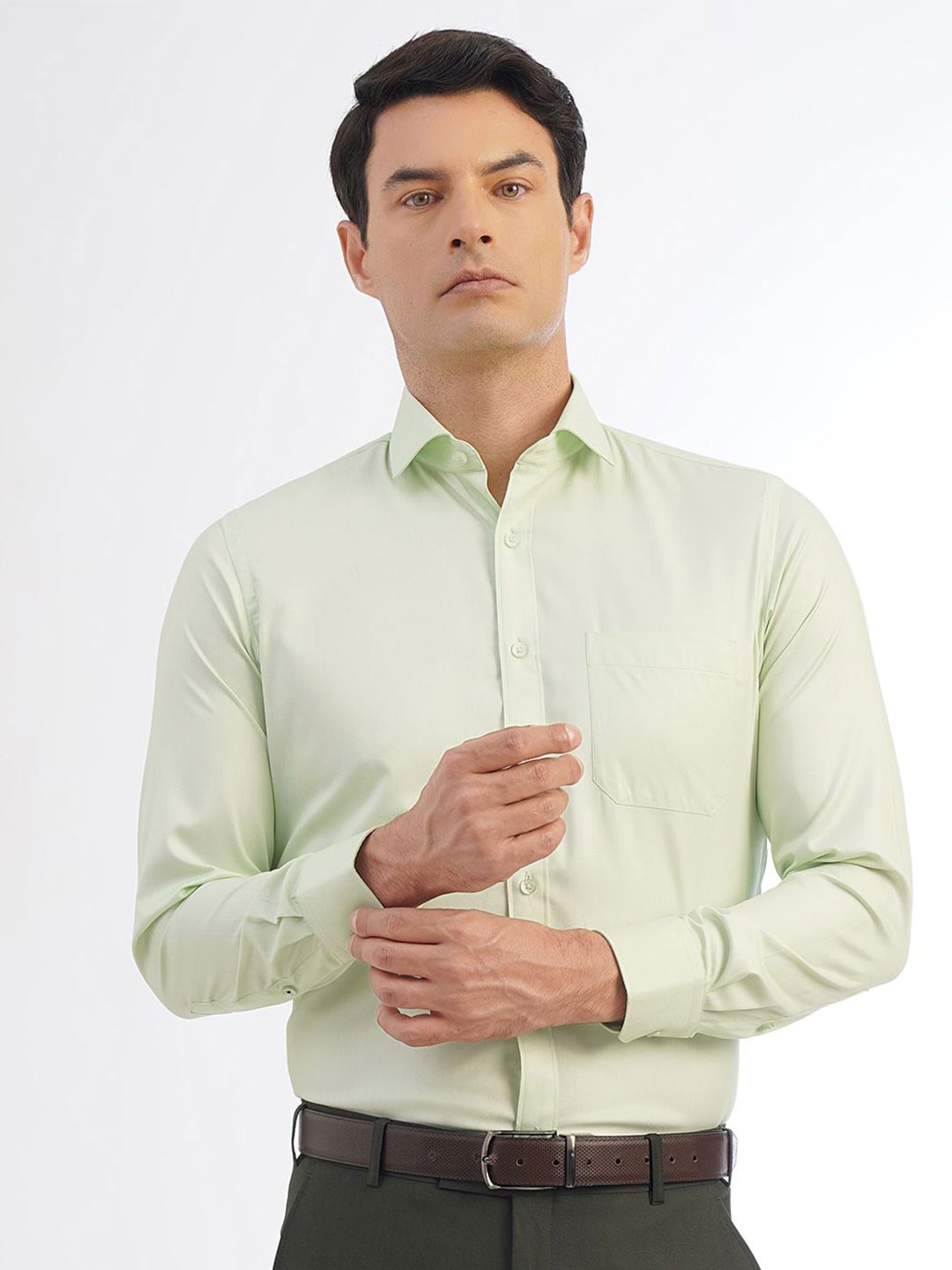 

Greenfibre Men Slim Fit Casual Shirt, Green