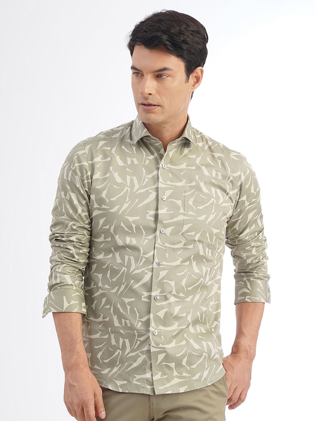 

Greenfibre Men Slim Fit Printed Casual Shirt, Green