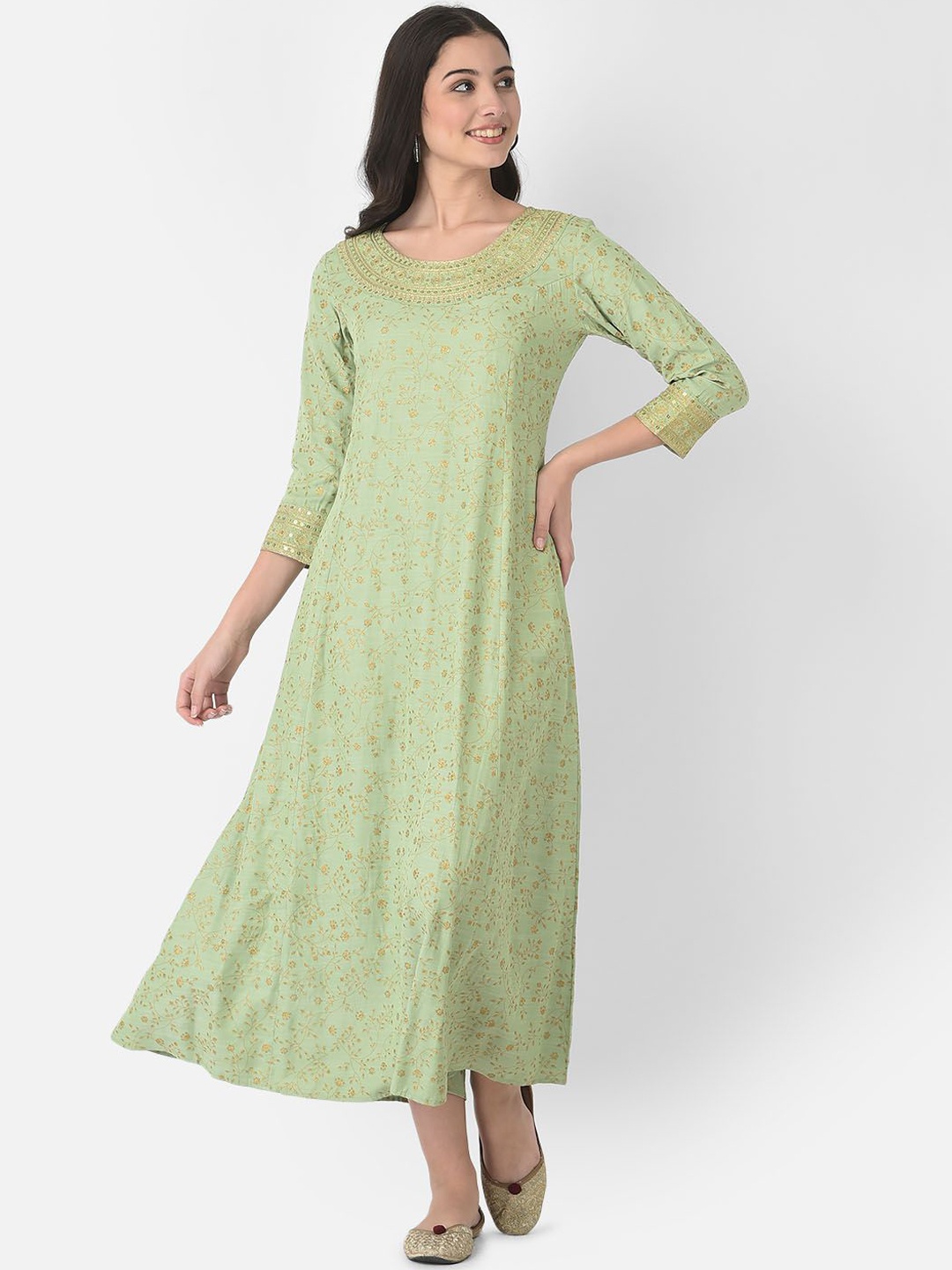 

Span Floral Printed Round Neck A Line Kurta, Green